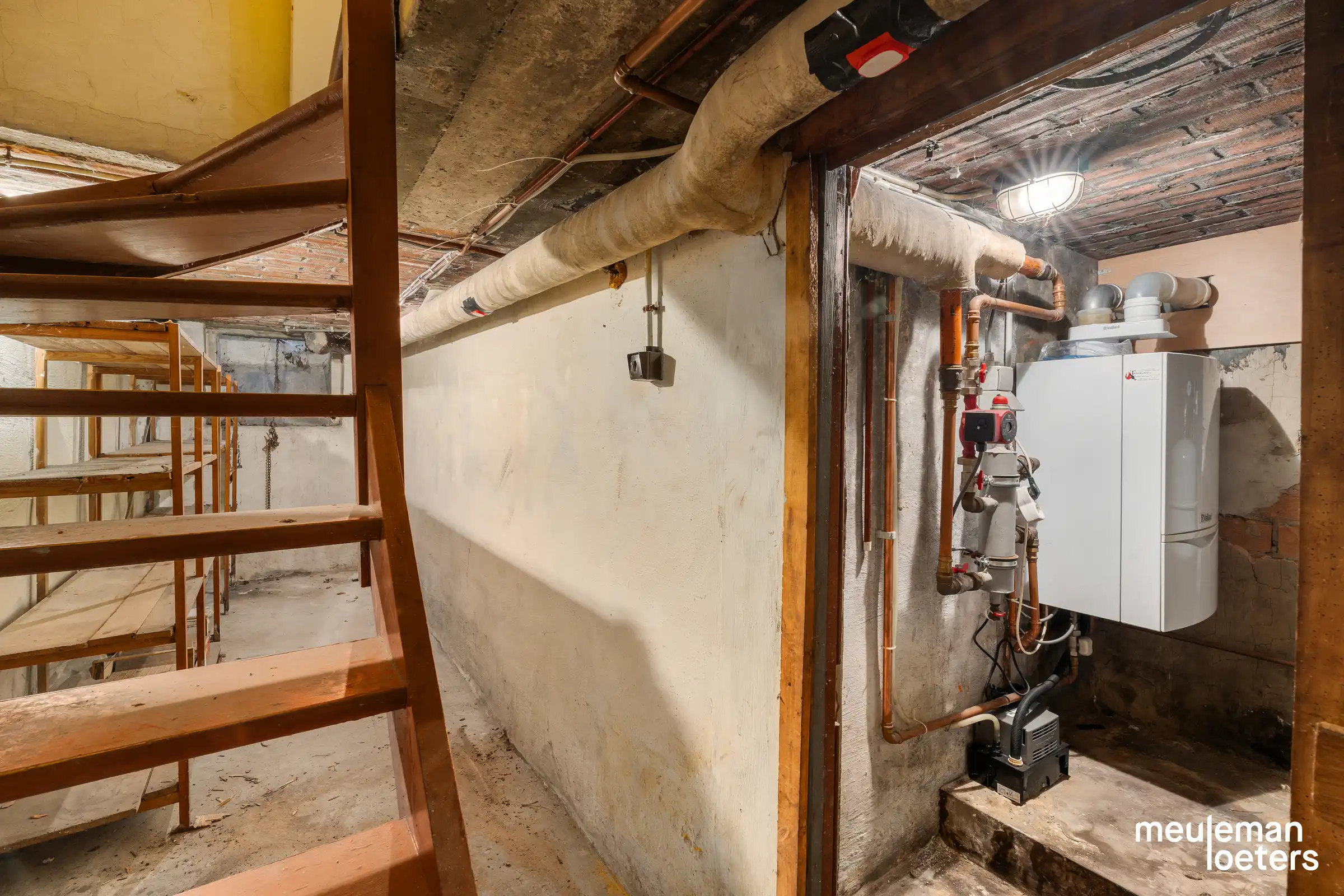 Interessante halfopen woning met veel potentieel te Sint-Michiels (Brugge) foto 18