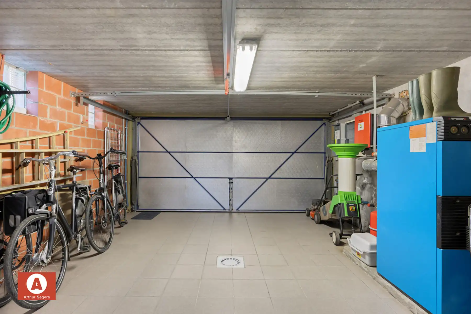 Architectenwoning met inpandige garage. foto 24