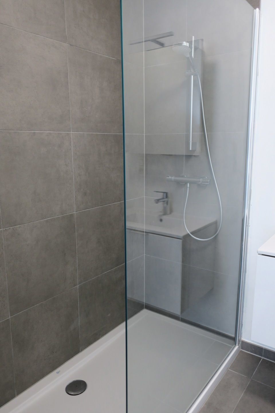 Nieuwbouwappartement met 1 slaapkamer, terras en garage foto 13