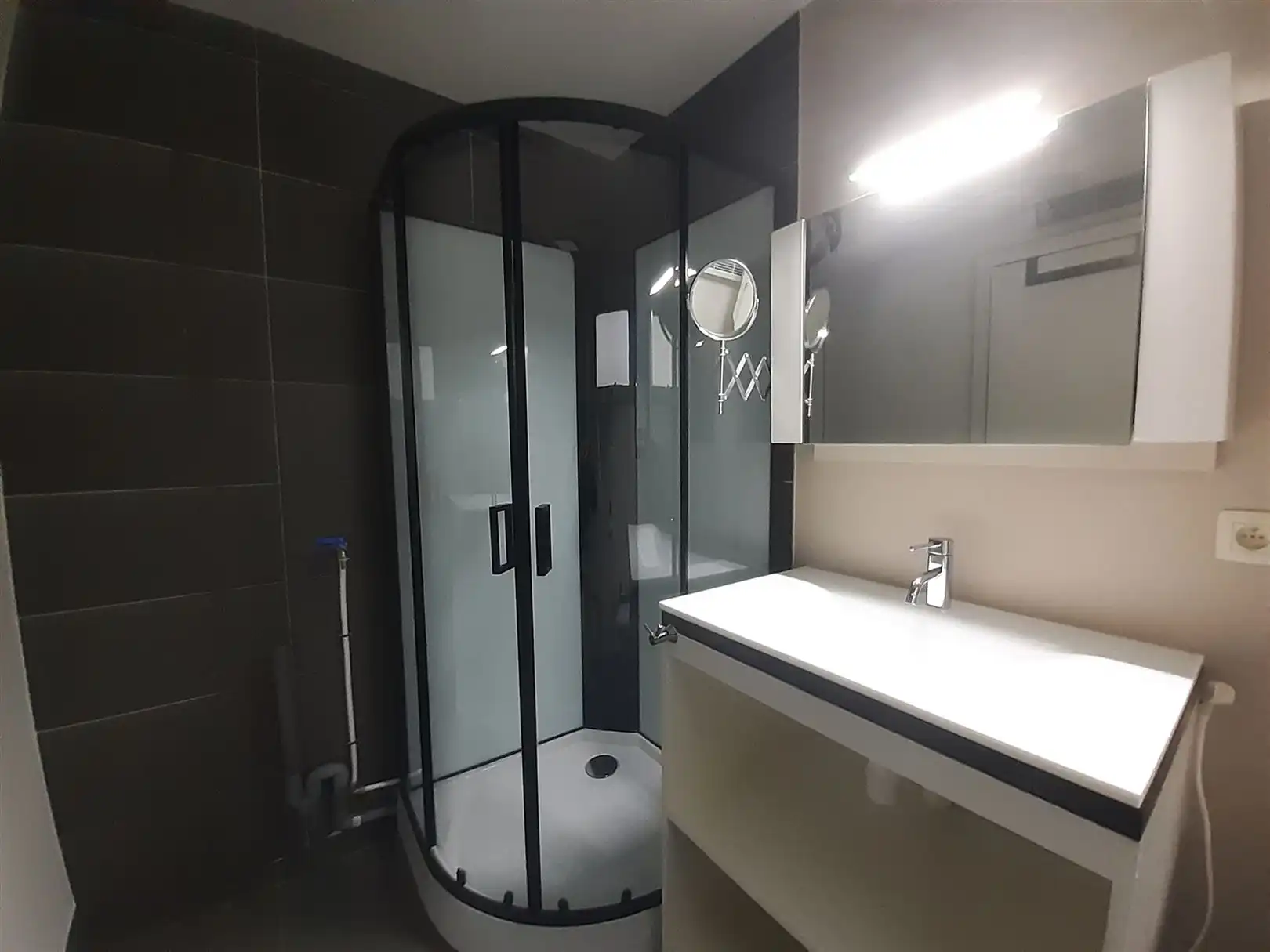 Gemeubeld 1-slaapkamerappartement met zonnig terras foto 14