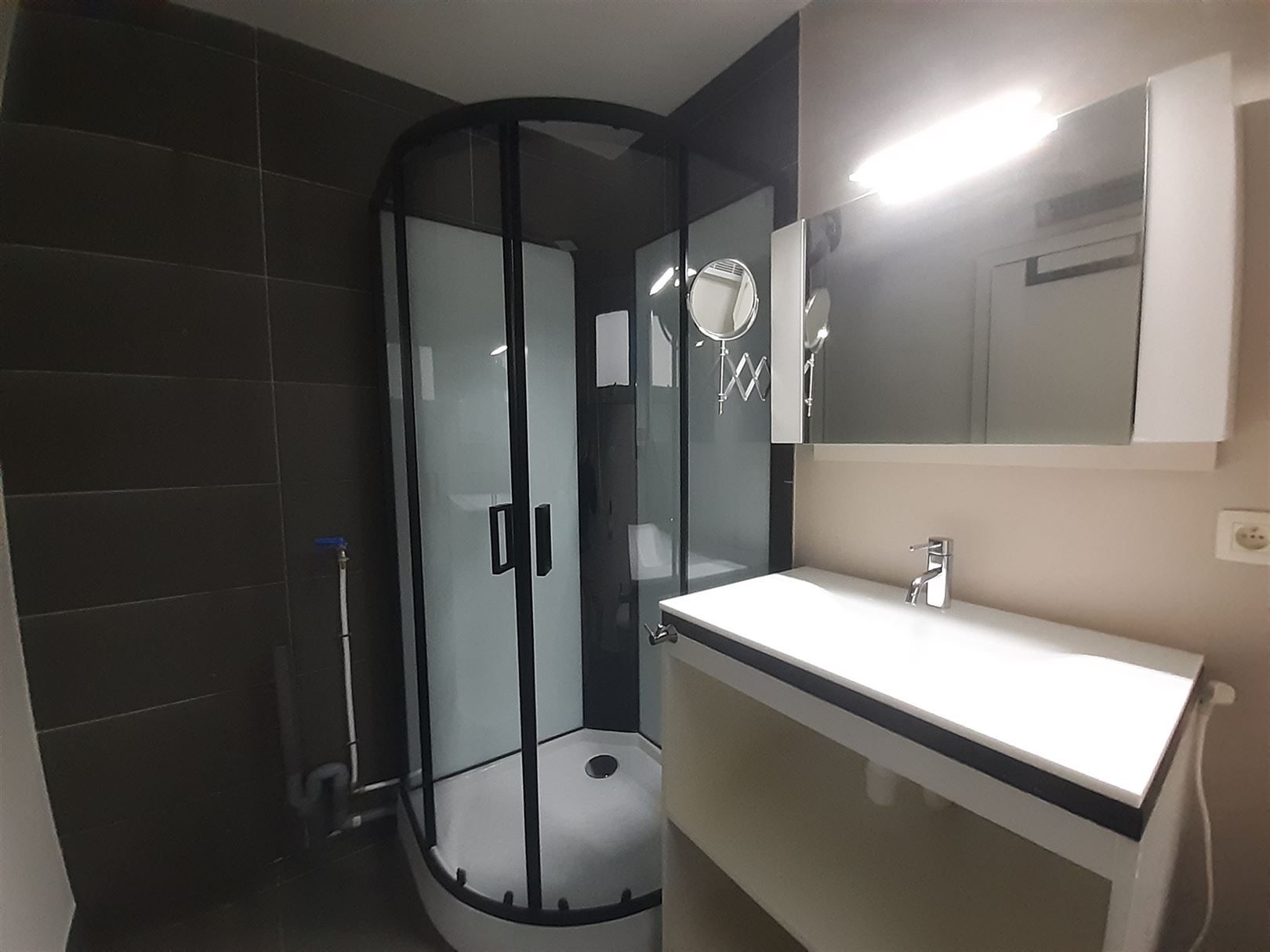 Gemeubeld 1-slaapkamerappartement met zonnig terras foto 14