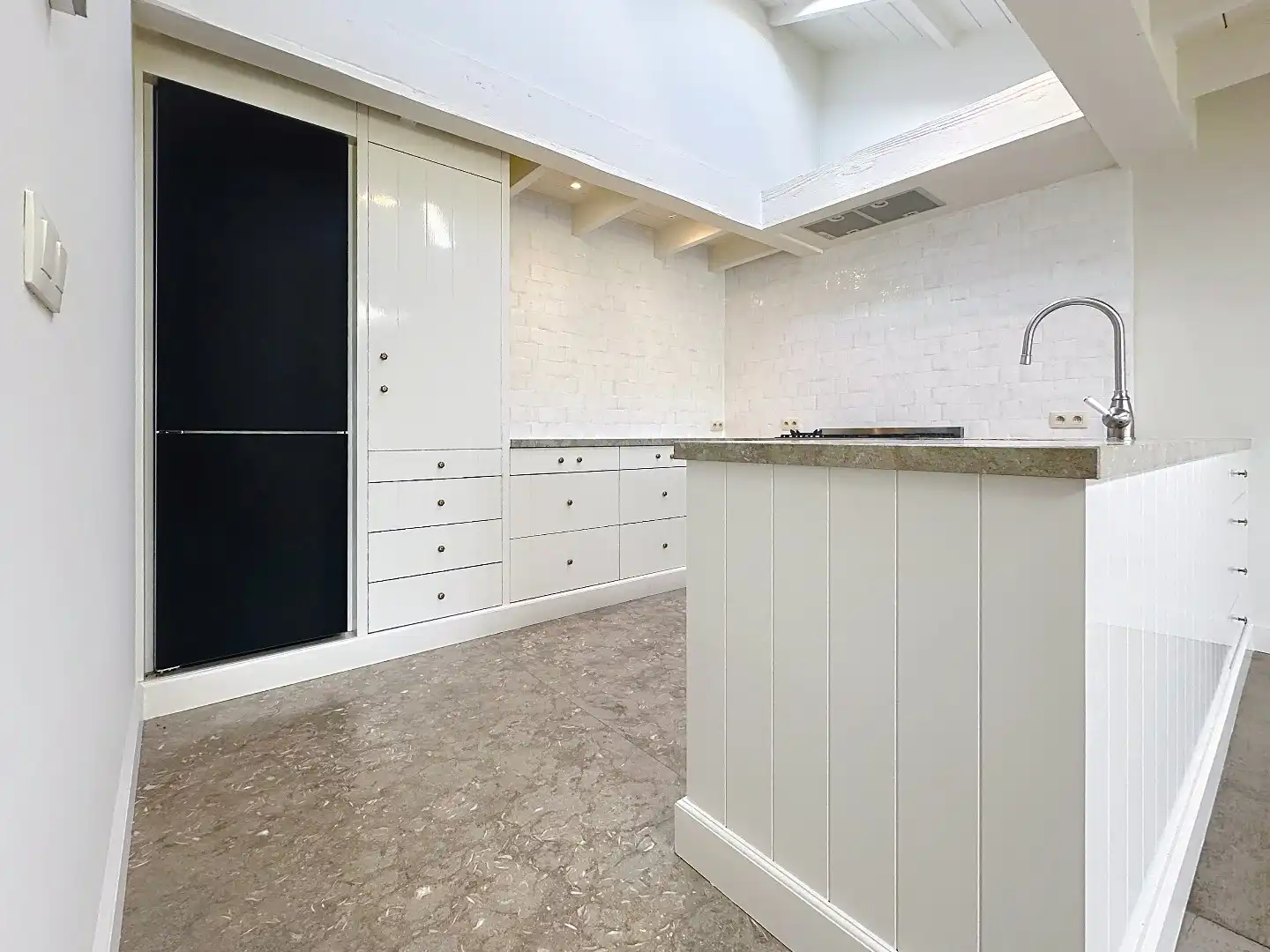 Sfeervolle en luxe tussenwoning in Zuidzande met vrij zicht over de velden foto 9