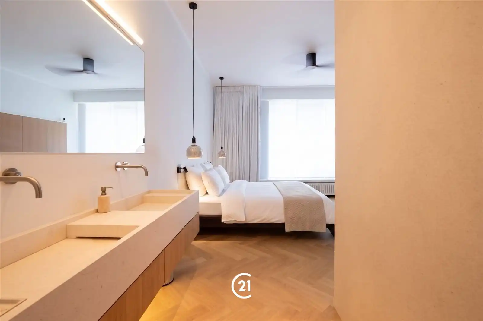 CAMBRE – Uitzonderlijk luxueus gelijkvloersappartement met tuin tegenover Ter Kamerenbos

  foto 17