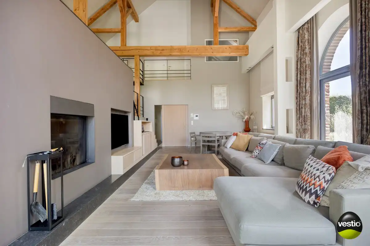 EXCLUSIEVE HOEVE MET MEERDERE WOONGEDEELTES, ATELIER, STALLING en AANPALENDE WEIDE OP CA. 1,6 HECTARE NABIJ DOMEIN NIEUWENHOVEN. foto 43