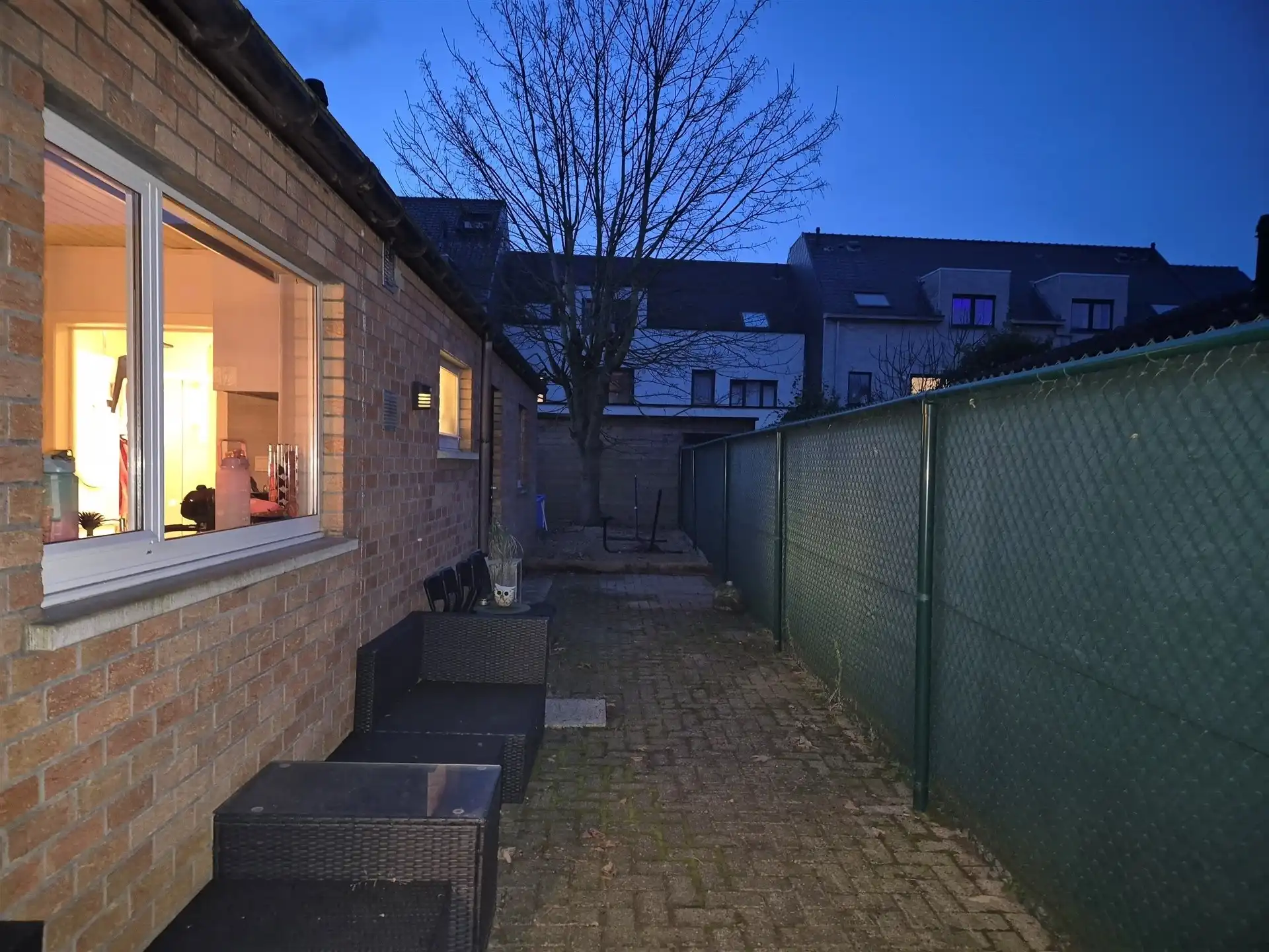 Centraal gelegen 3 slaapkamer woning met tuin. foto 11