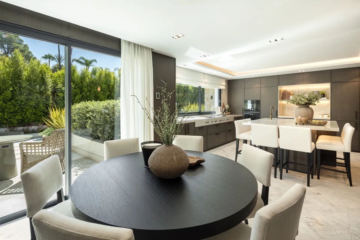 Leven aan de top: exclusieve frontline golfvilla met adembenemend uitzicht en ultieme luxe in Nueva Andalucía foto 5