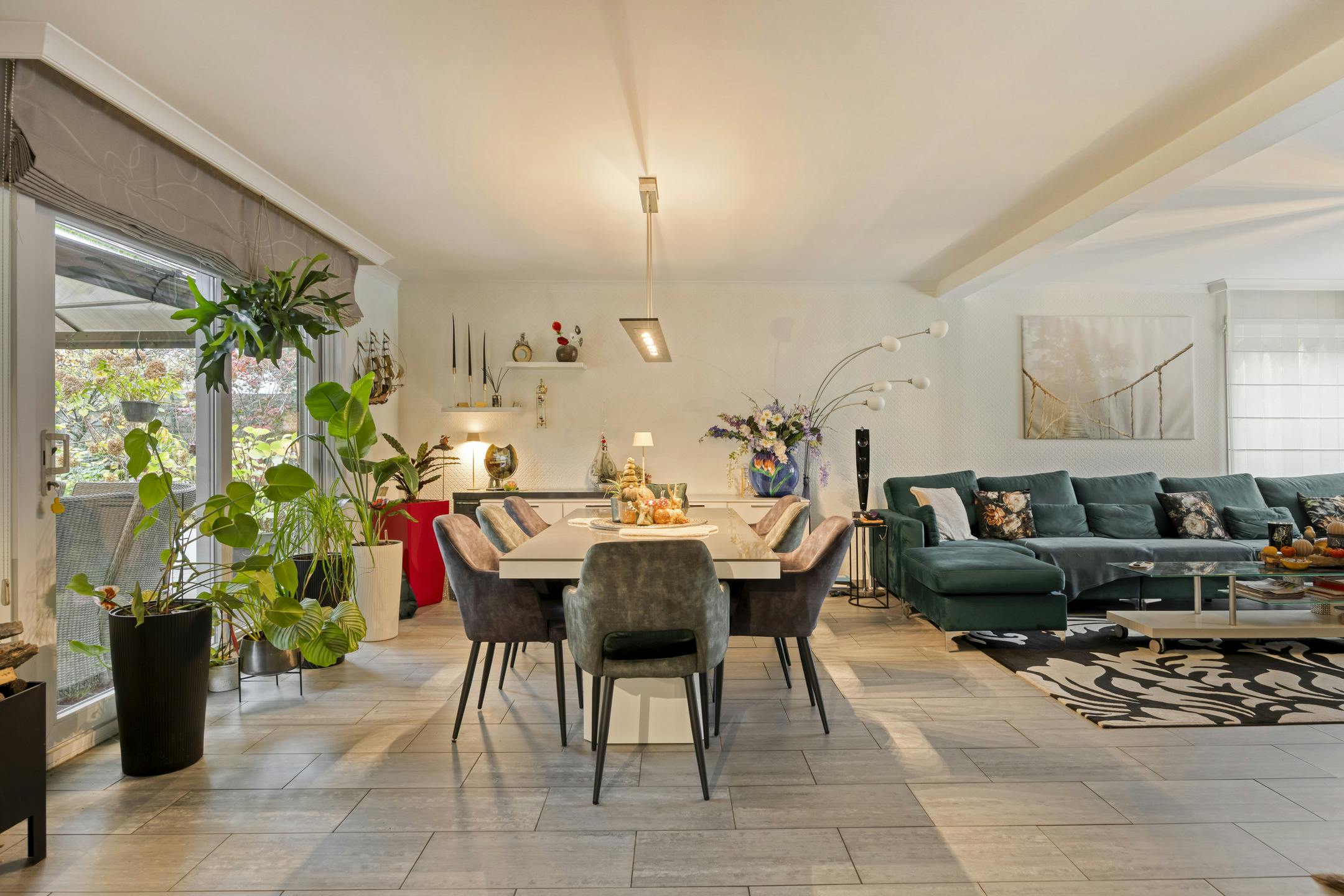 Instapklare gezinswoning met tuin in residentieel Evergem foto 2