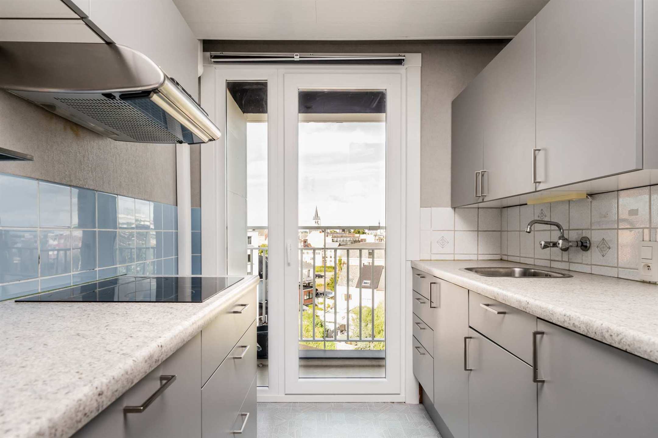 Ruim 3 slaapkamer appartement met prachtig uitzicht foto 12