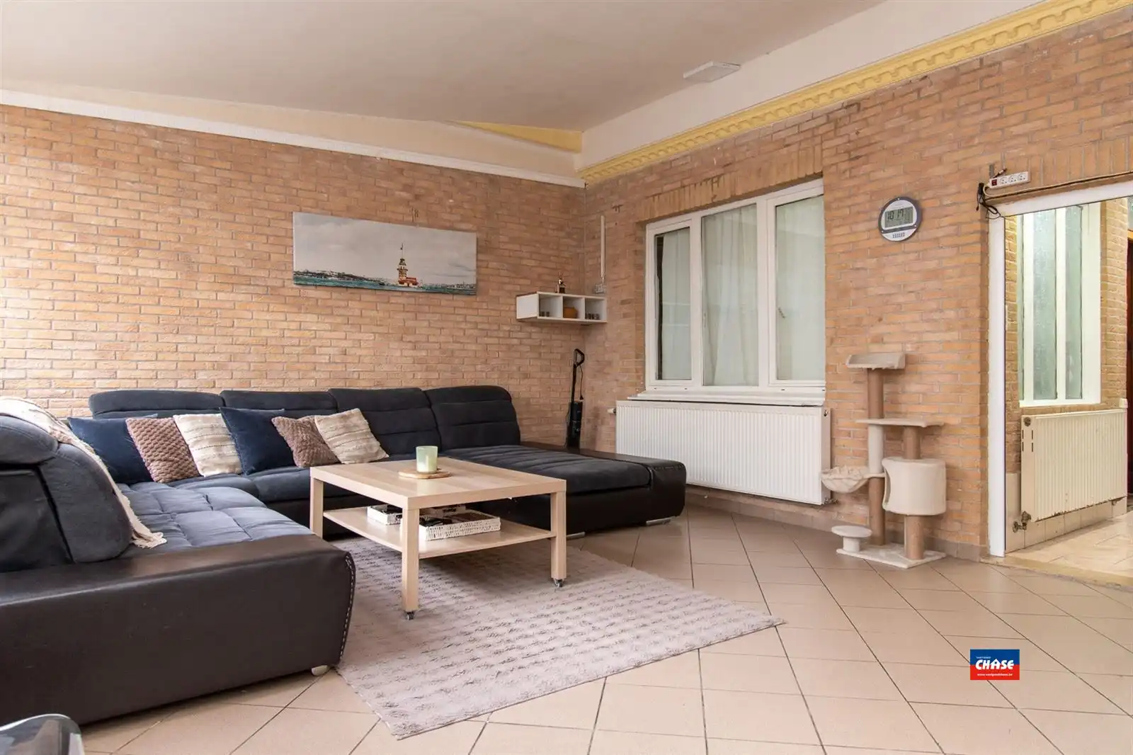 Woonhuis met tien slaapkamers en hangaar foto 10