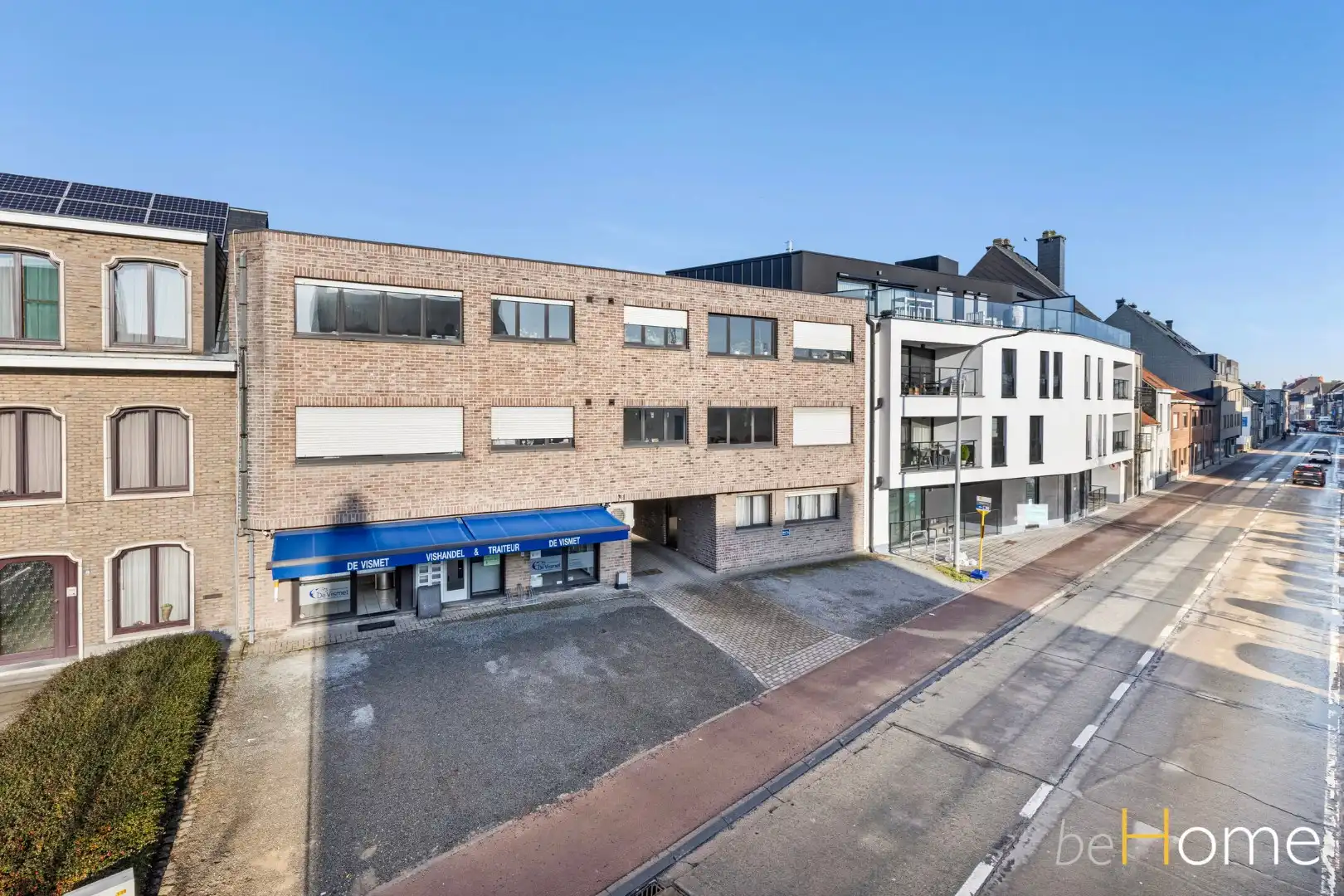 Op zoek naar een opbrengsteigendom met handelspand, 2 appartementen en 4 garages in hartje Merchtem? Welkom Home!  foto 4