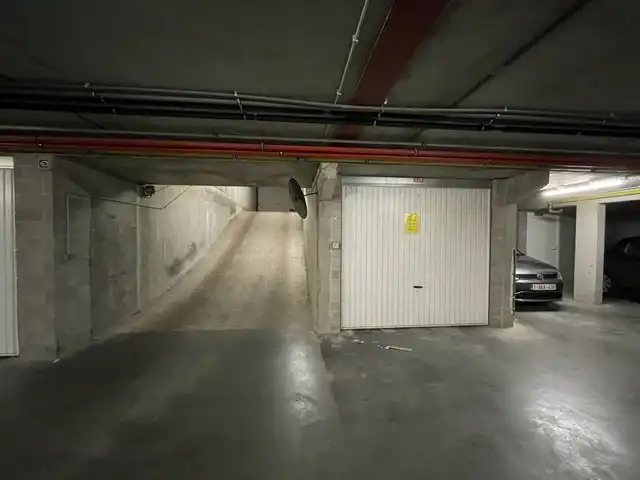 Staanplaats gelegen op verdiep -1 in een garagecomplex. Pal in het centrum van Blankenberge. foto 2