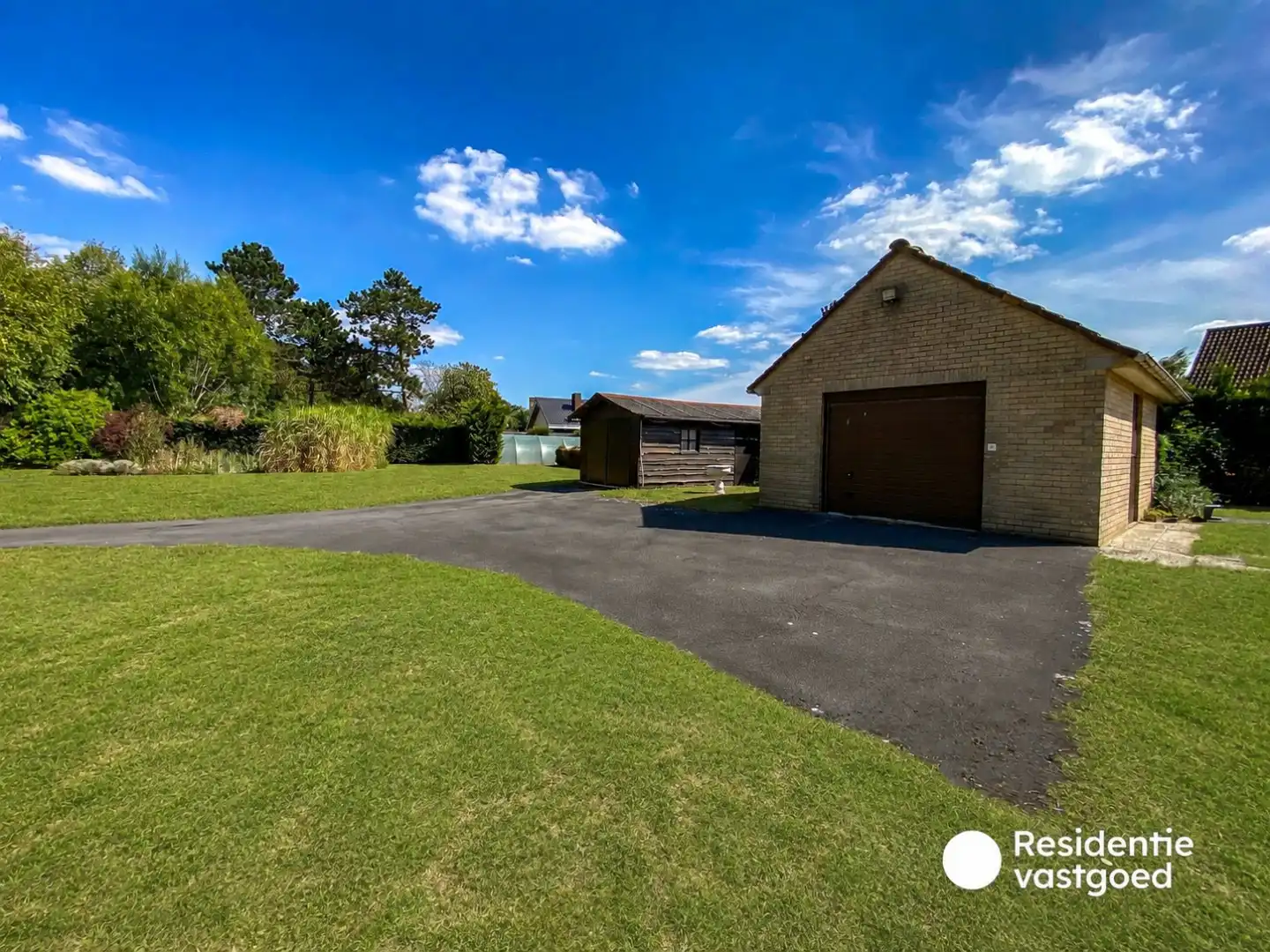 Statige gelijkvloerse villa op een terrein van 2342 m² te Oostduinkerke (Koksijde).  foto 23