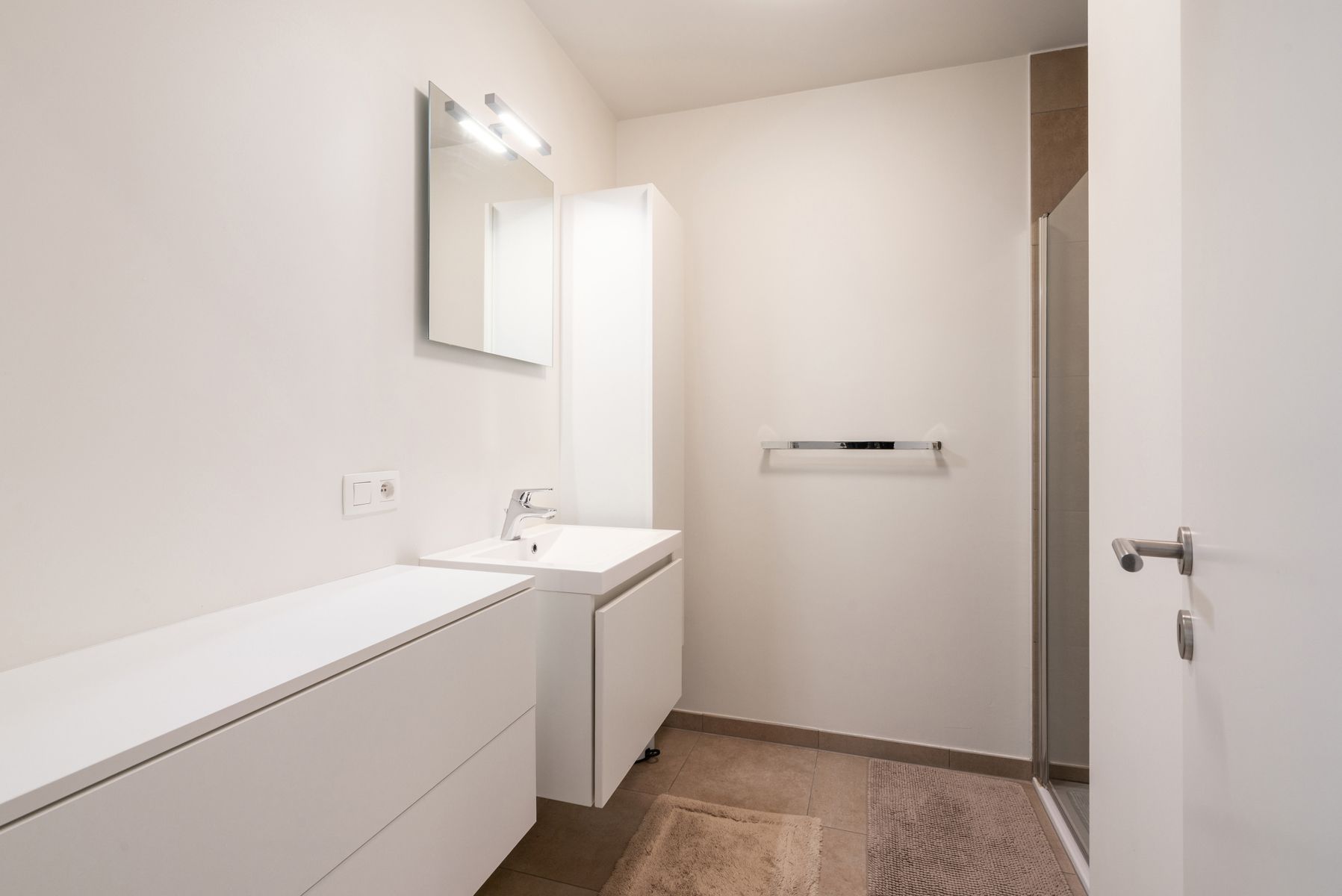 Instapklaar appartement met twee slaapkamers en staanplaats! foto 8