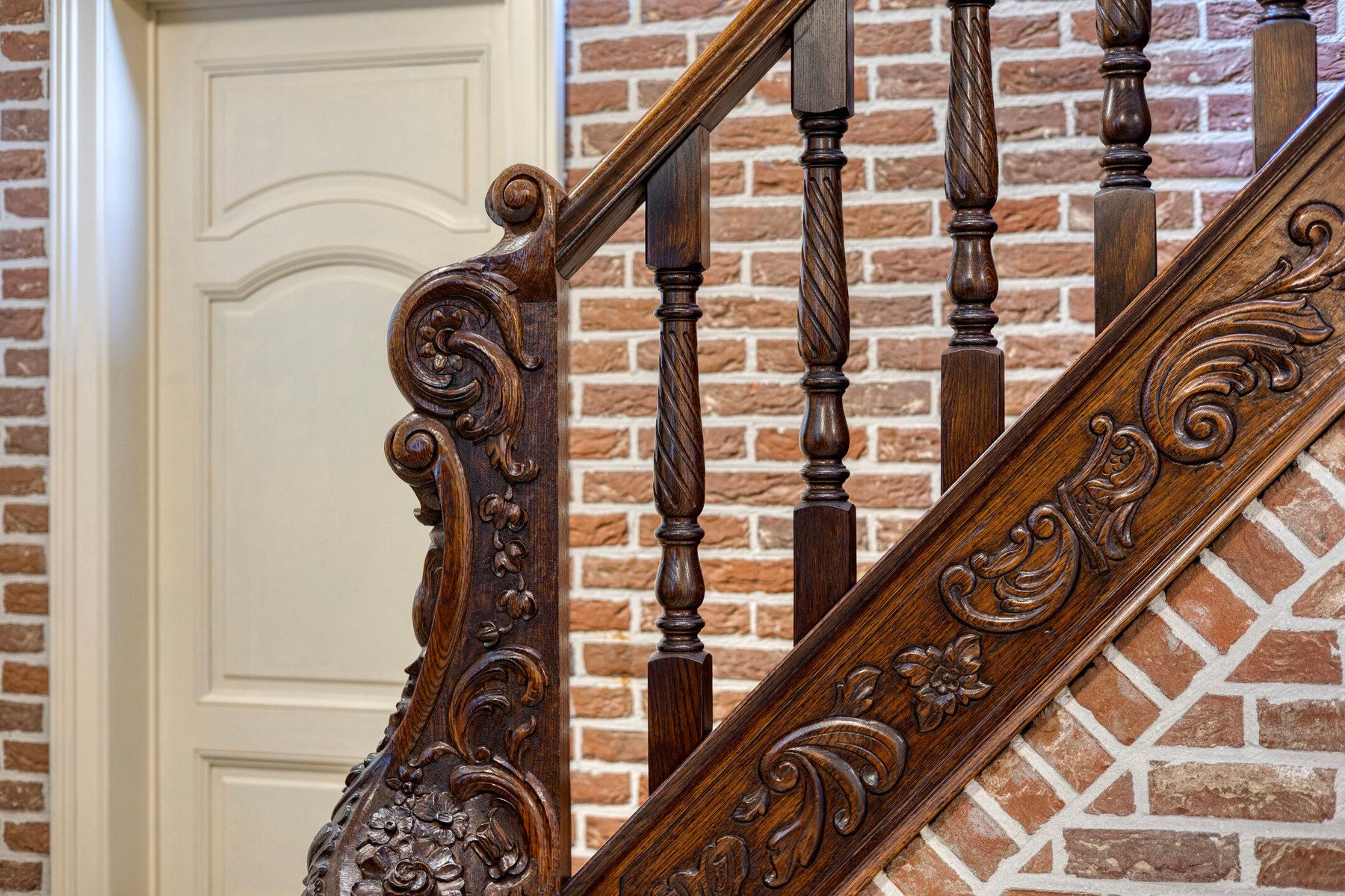 Karaktervolle villa met veel mogelijkheden in Lommel! foto 3