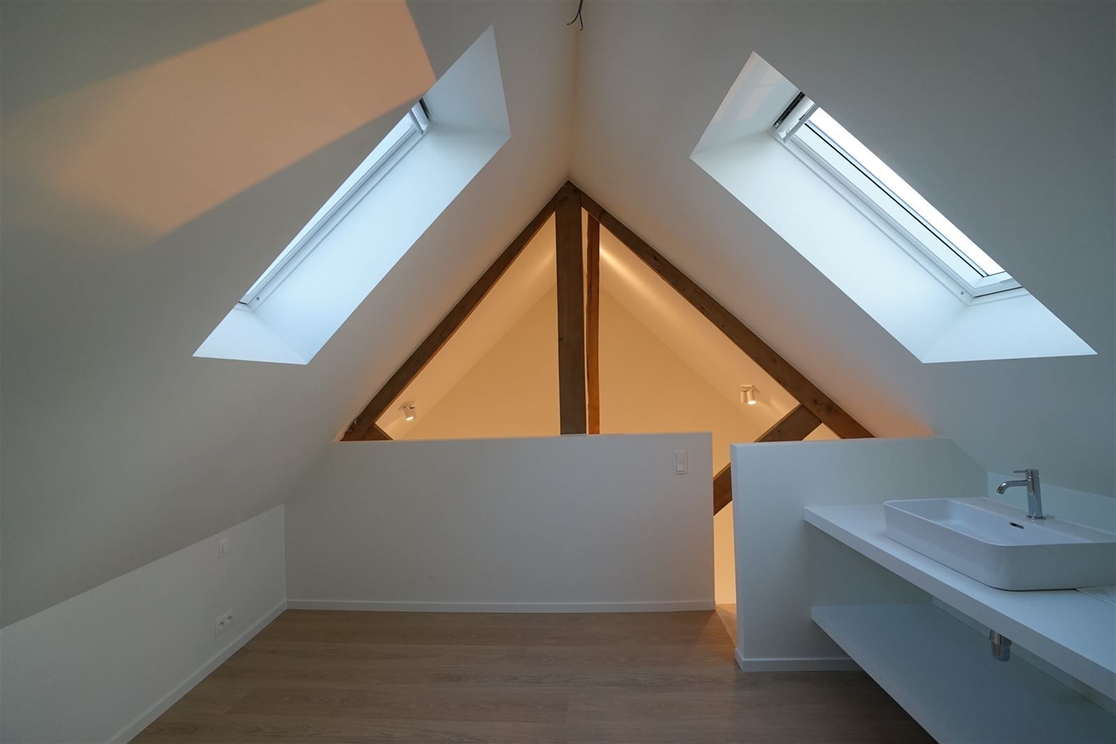 Instapklaar appartement te centrum Zottegem! foto 3