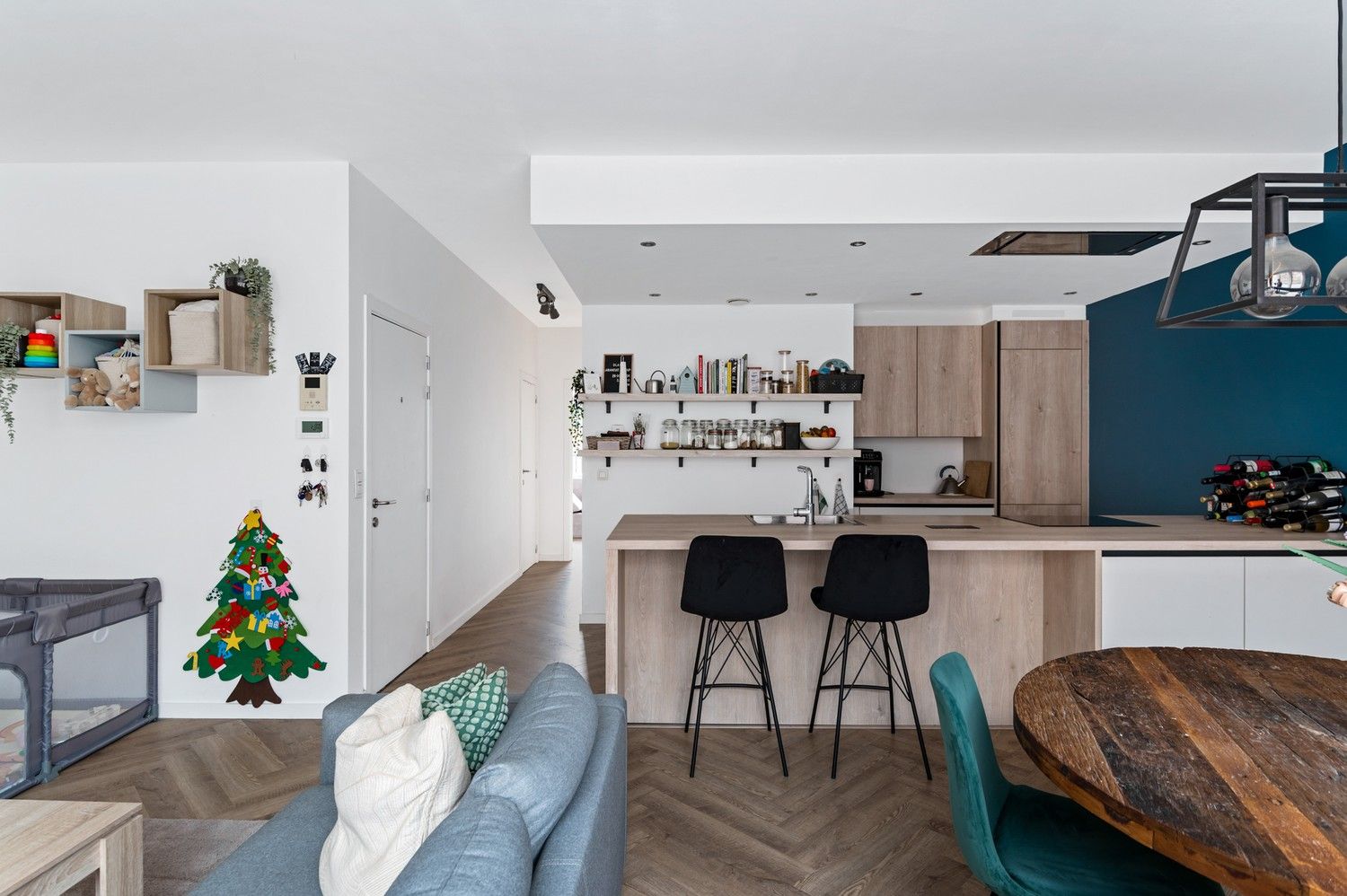 Ruim en recent 2 slaapkamer appartement te koop op 'den Dam'! foto 7