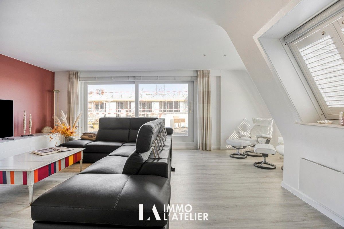 Vernieuwd 1-slaapkamerappartement met groot terras te Nieuwpoort. foto 2