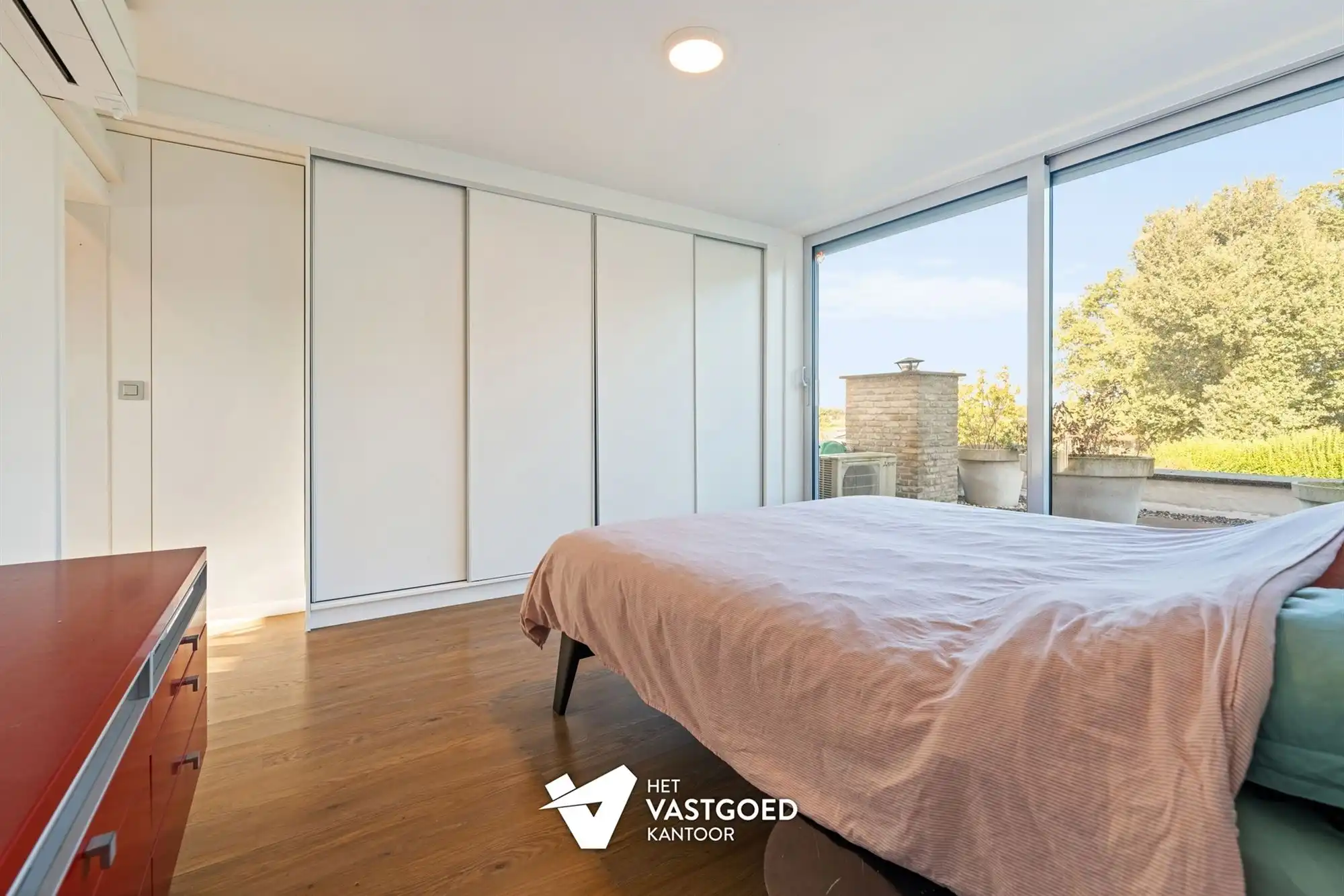 RUIME, RECENTE WONING OP TOP-LIGGING! foto 14