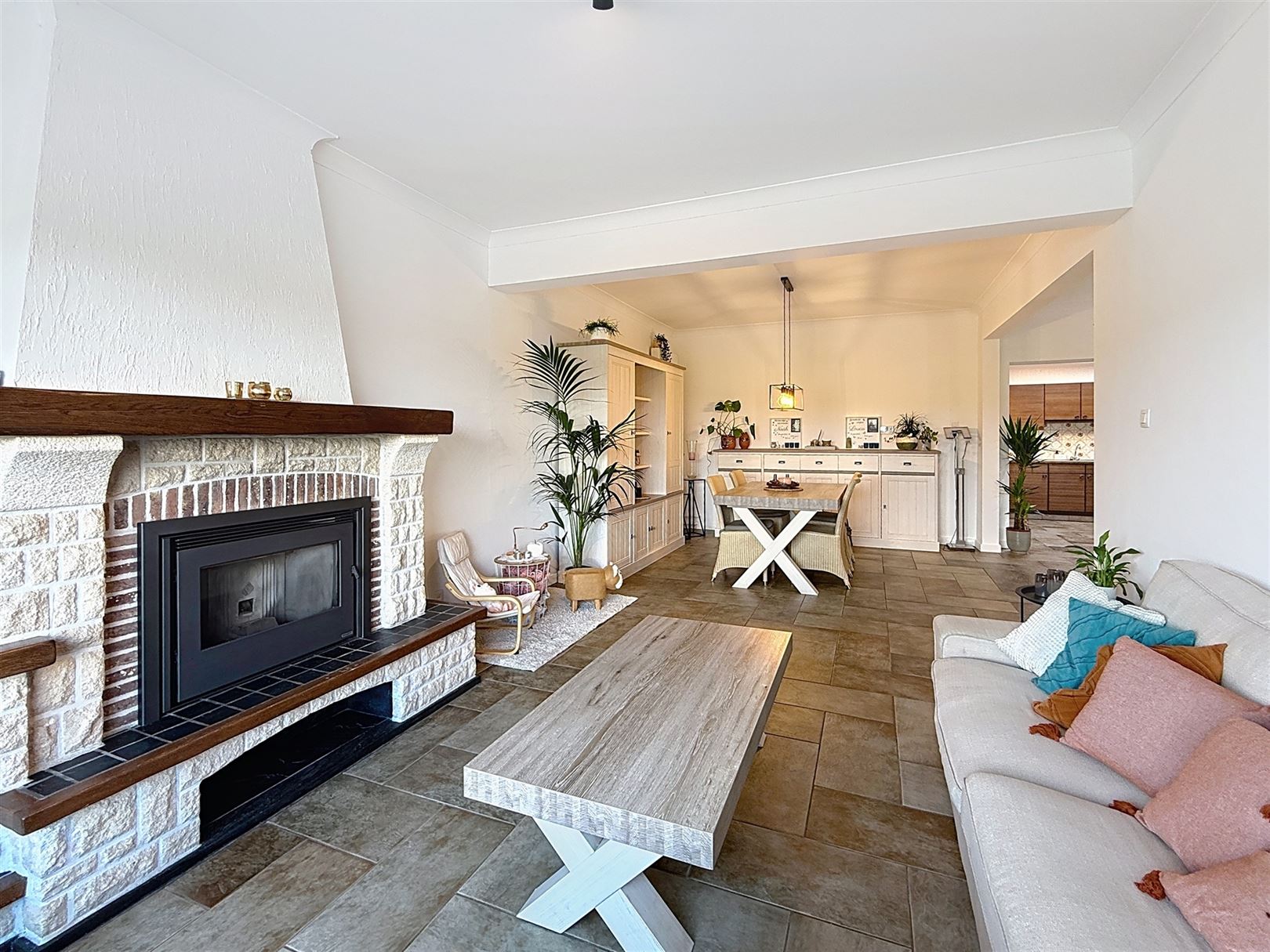 Ruime instapklare HOB, 4 slpks, garages, tuin, 16a 73ca foto 43