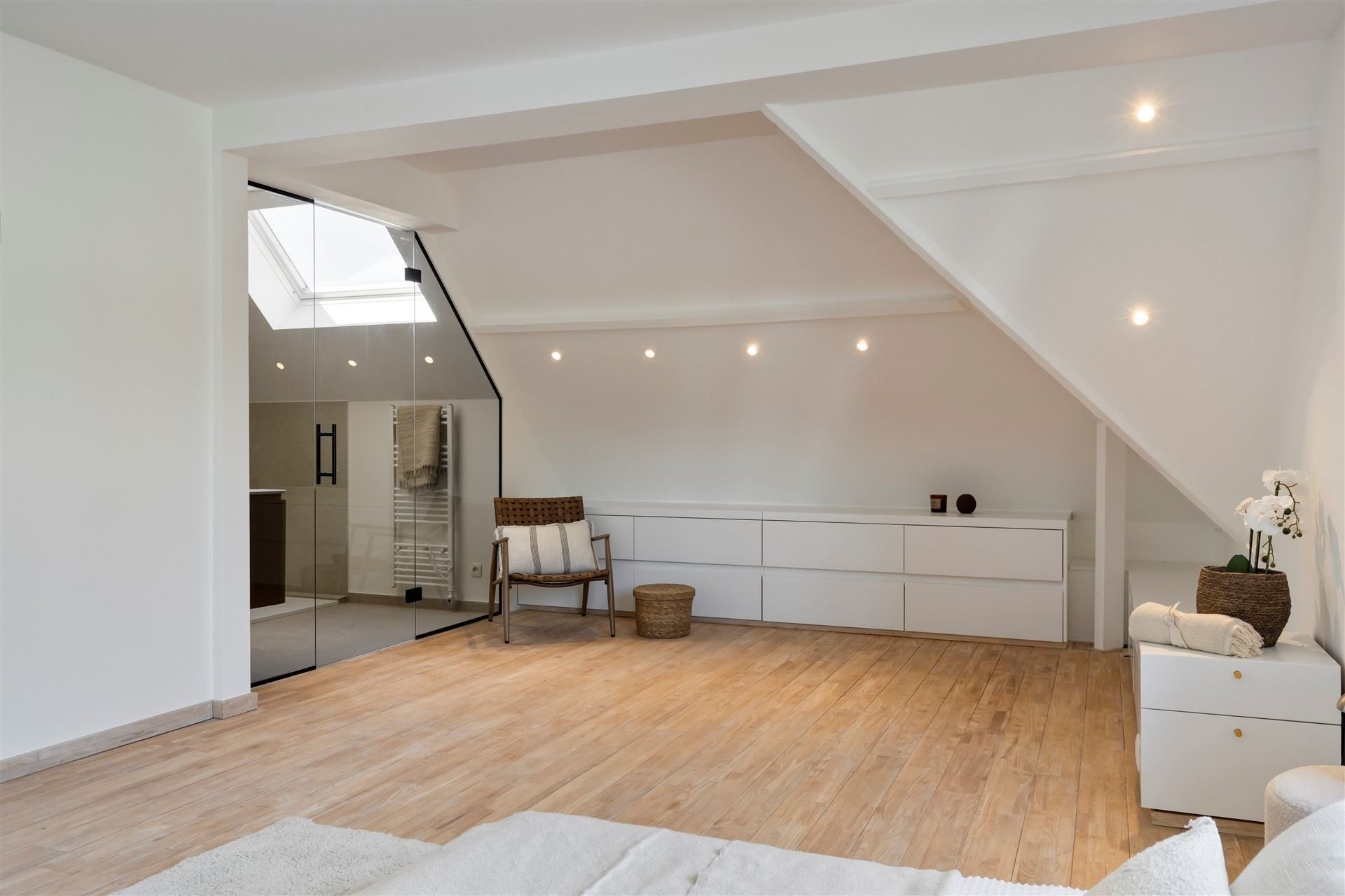 Top-notch gerenoveerde villa met 4 slaapkamers en 3 badkamers op 705m² met zuidtuin foto 26