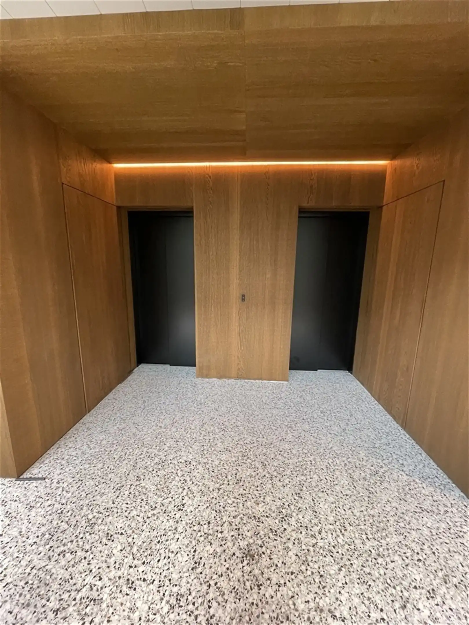 Prestigieus kantoorgebouw - oppervlaktes van 338m² tot 5760m² foto 11