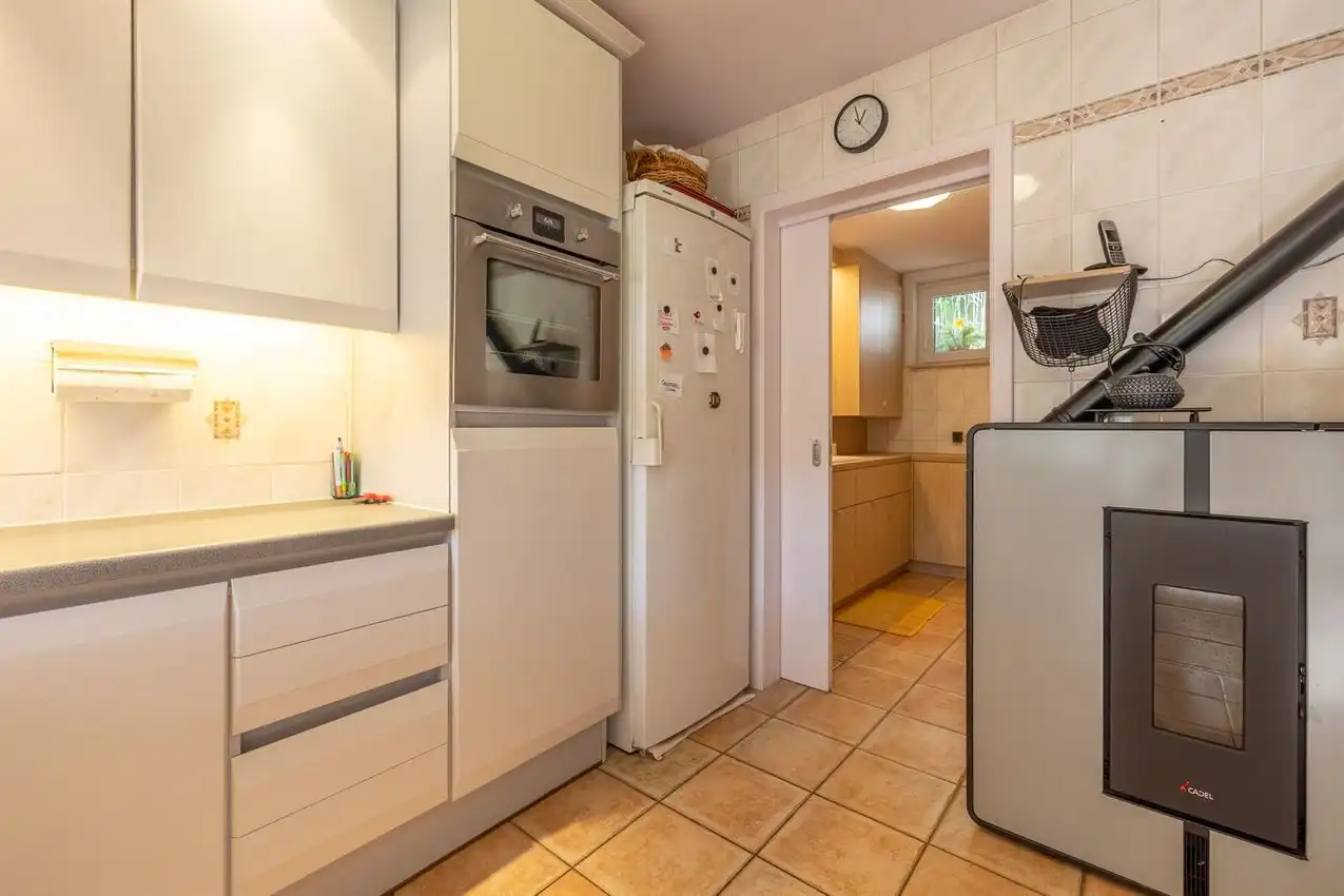 Karaktervolle en instapklare woning met zonnige tuin nabij het Gras- en Crauwelsbos foto 17
