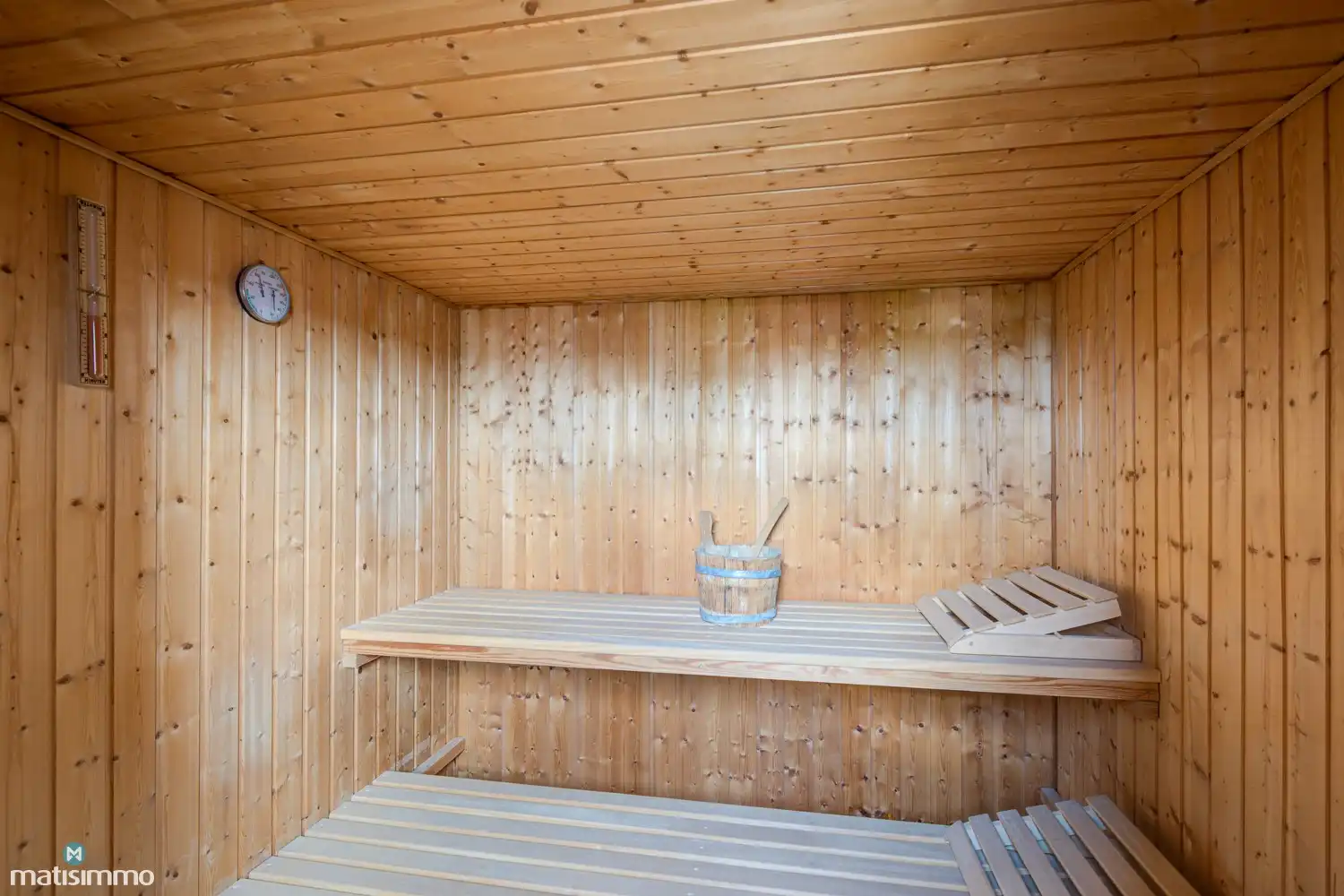 HANDELSGELIJKVLOERS MET DUPLEXAPPARTEMENT VOORZIEN VAN PARKEERGELEGENHEID NABIJ CENTRUM TONGEREN foto 31