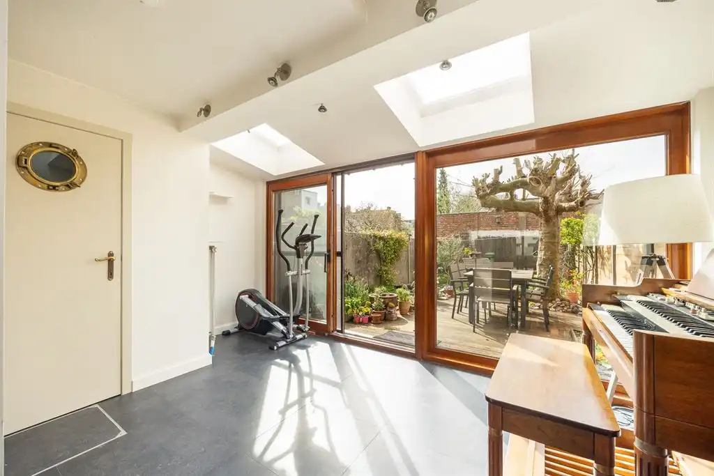 Ruime gezinswoning in rustige, residentiële buurt foto 6