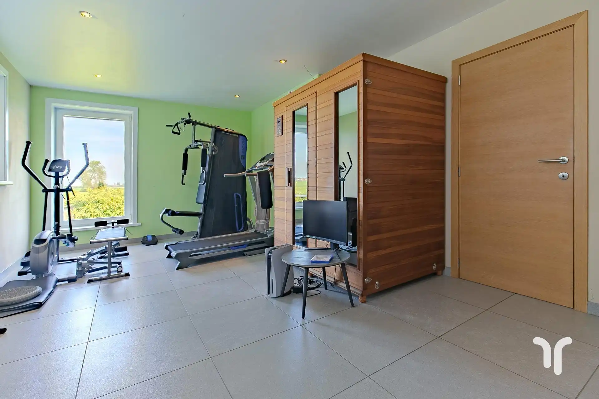 Instapklare, open bebouwing met 4 slaapkamers en prachtig open uitzicht, gelegen op een invalsweg. foto 15