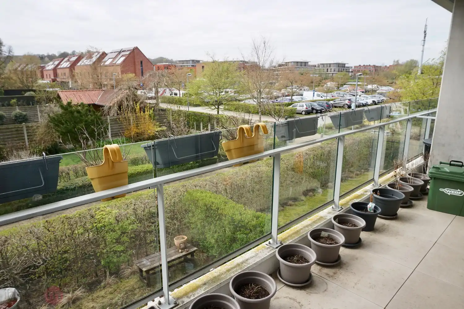 Recent appartement met 1 slaapkamer, terras en autostaanplaats. foto 3