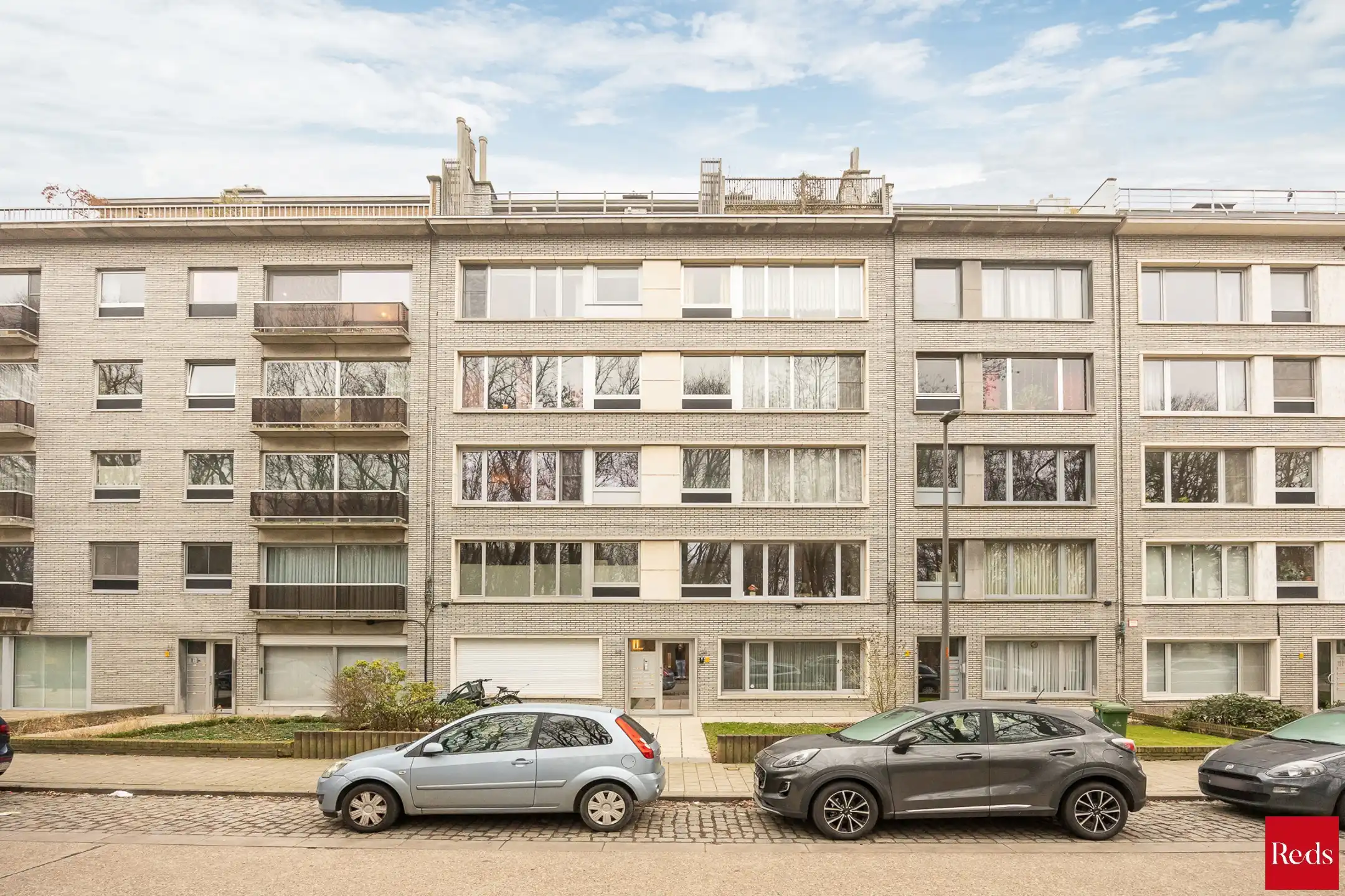 Gerenoveerd appartement nabij een groene omgeving foto 2