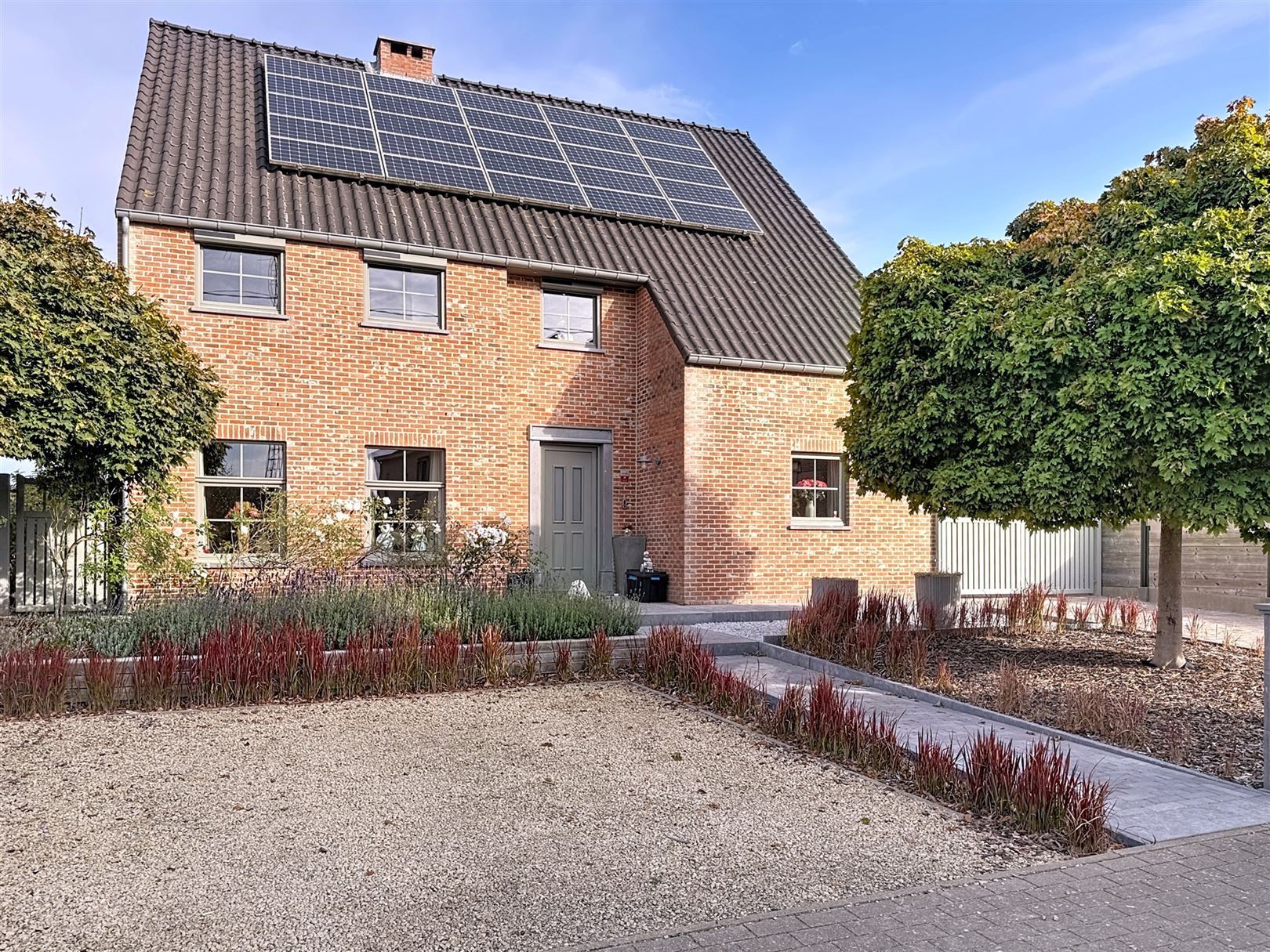Instapklare woning, 3/5 slpks, tuin, terrassen, garage, 12a 65ca foto {{pictureIndex}}