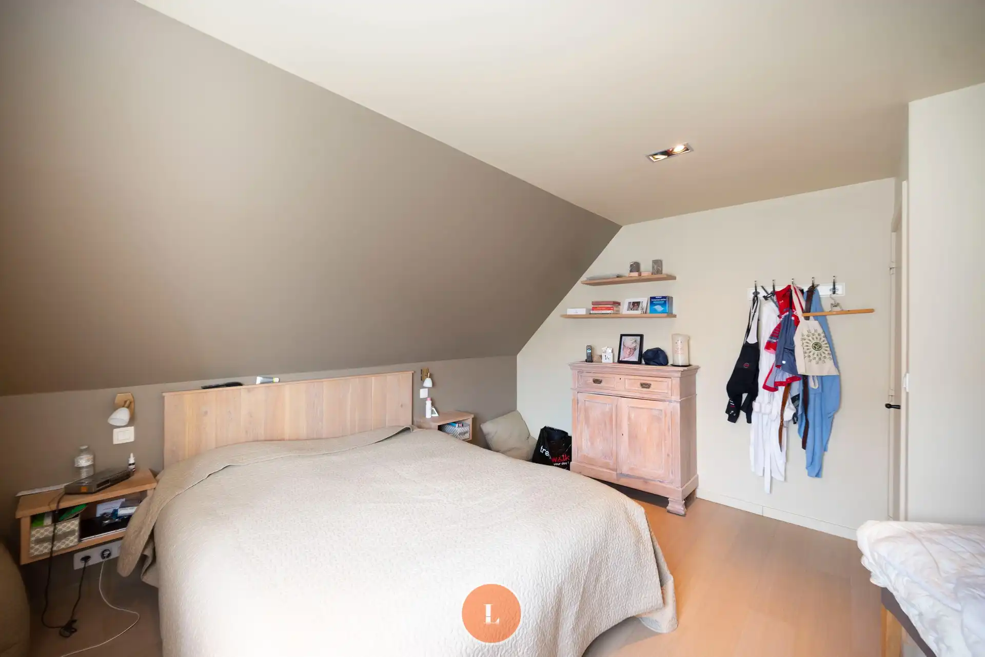 Alleenstaande woning in groene residentiële wijk foto 18