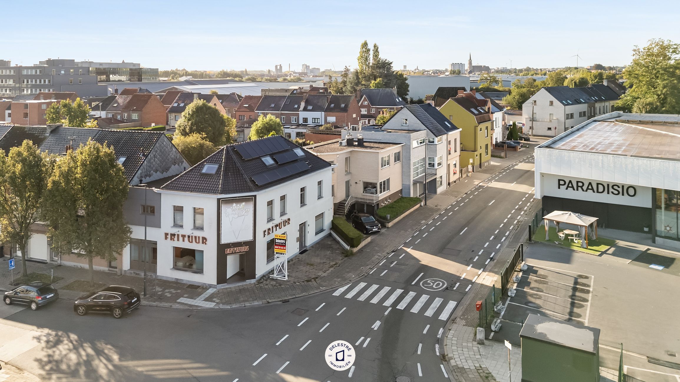 GERENOVEERD COMMERCIEEL PAND MET WOONST TOPLOCATIE foto 2