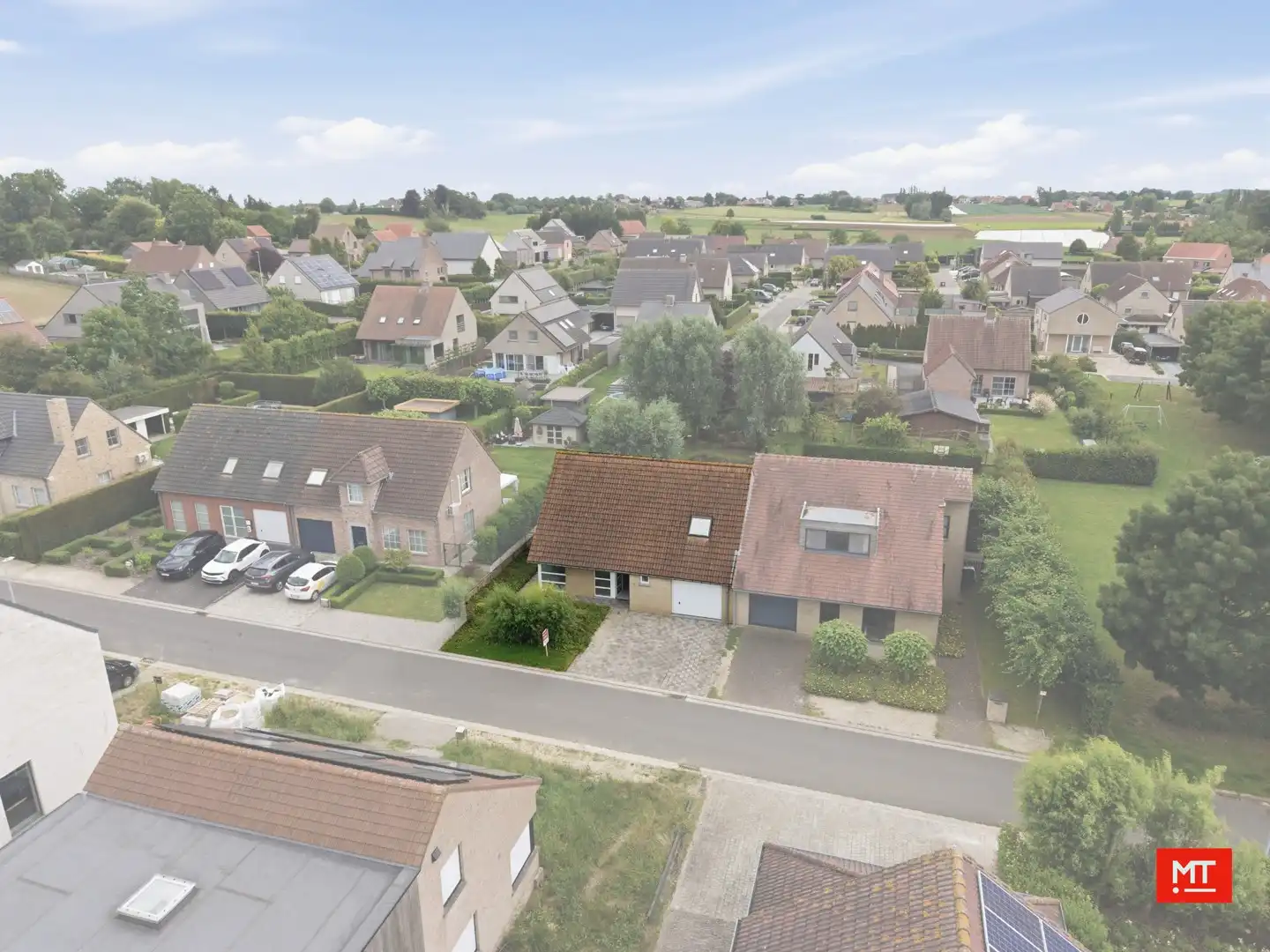 Op te frissen halfopen woning met 3 slaapkamers, tuin en garage in de Patine foto 2
