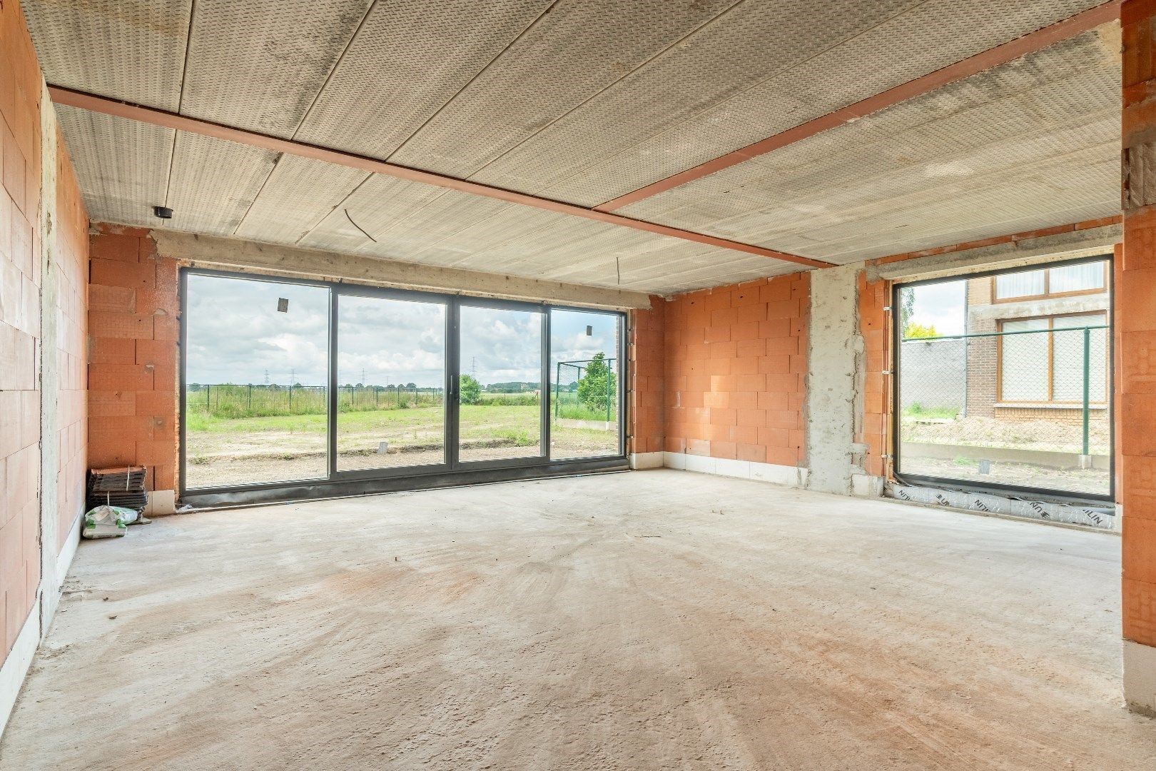 Creëer Uw EIGEN Woonavontuur: 'Casco' pastorijwoning in halfopen bebouwing op een perceel van 10a77ca! foto 19