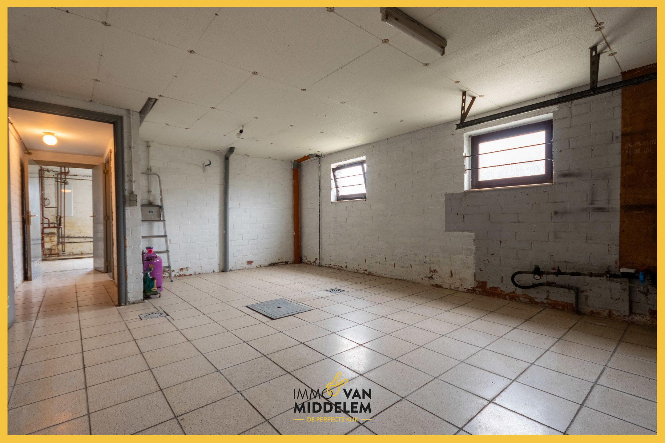 GROTE KARAKTERVOLLE WONING MET GARAGE EN TUIN foto 31