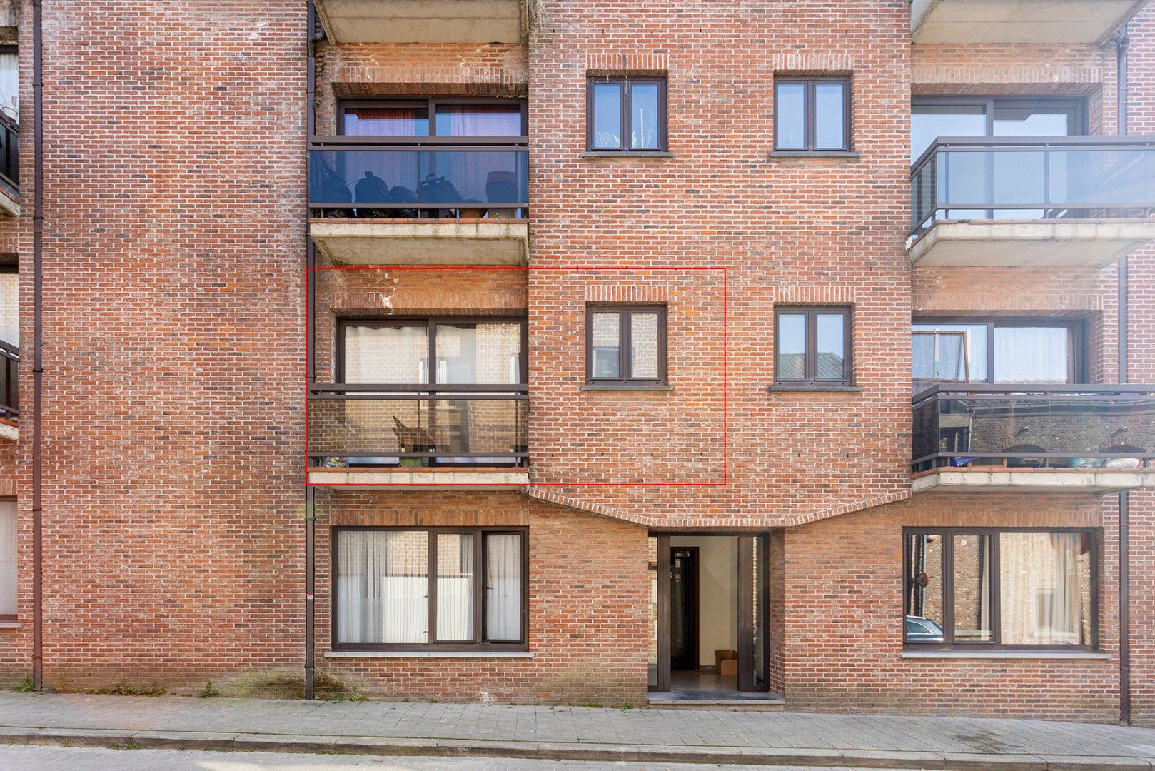 Instapklaar appartement te koop in Temse – ideaal als investering of starterswoning! foto 2