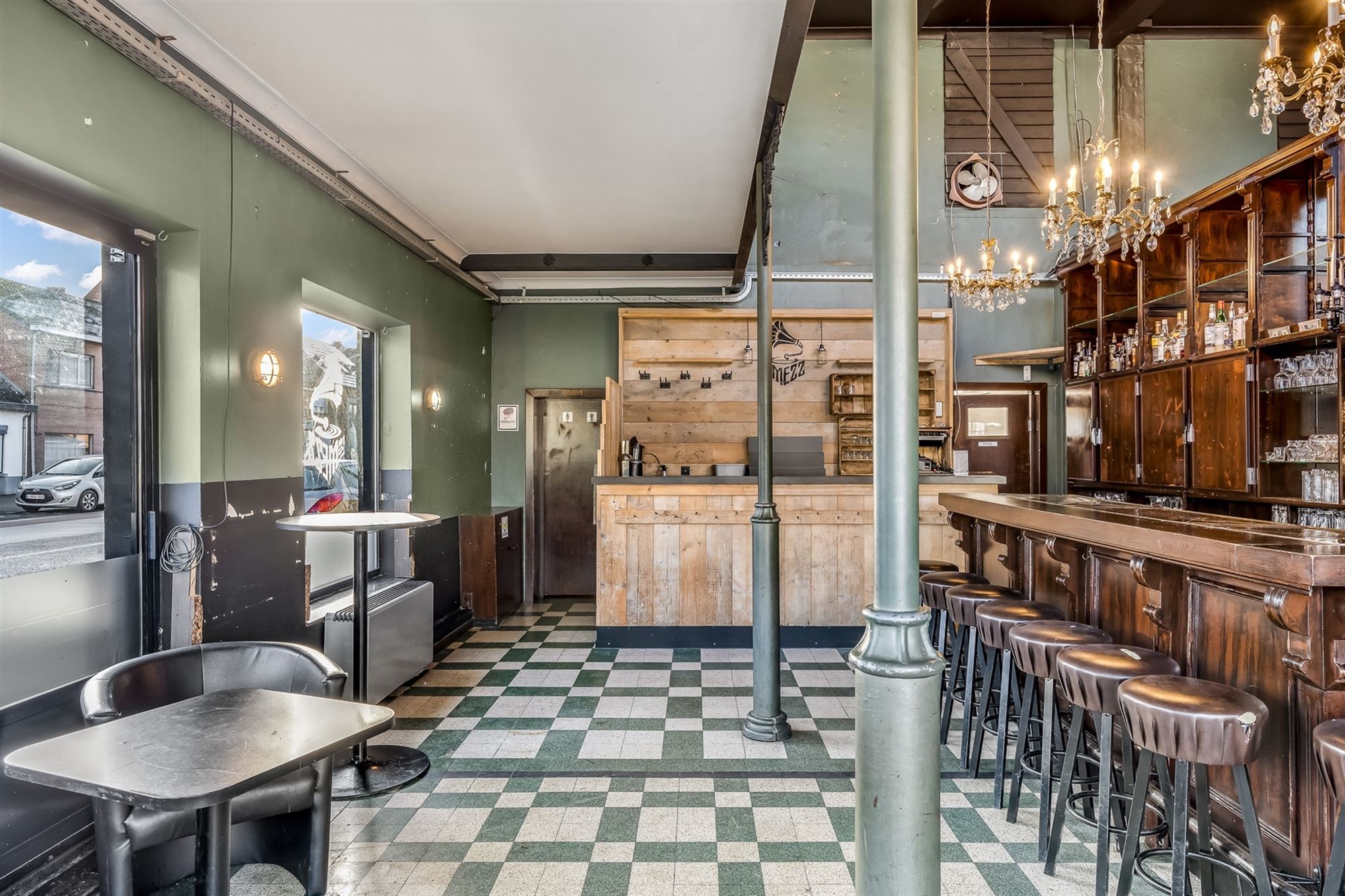 TE RENOVEREN HORECAZAAK MET POTENTIEEL, ZEER GOED GELEGEN IN HET CENTRUM VAN LEOPOLDSBURG foto 6