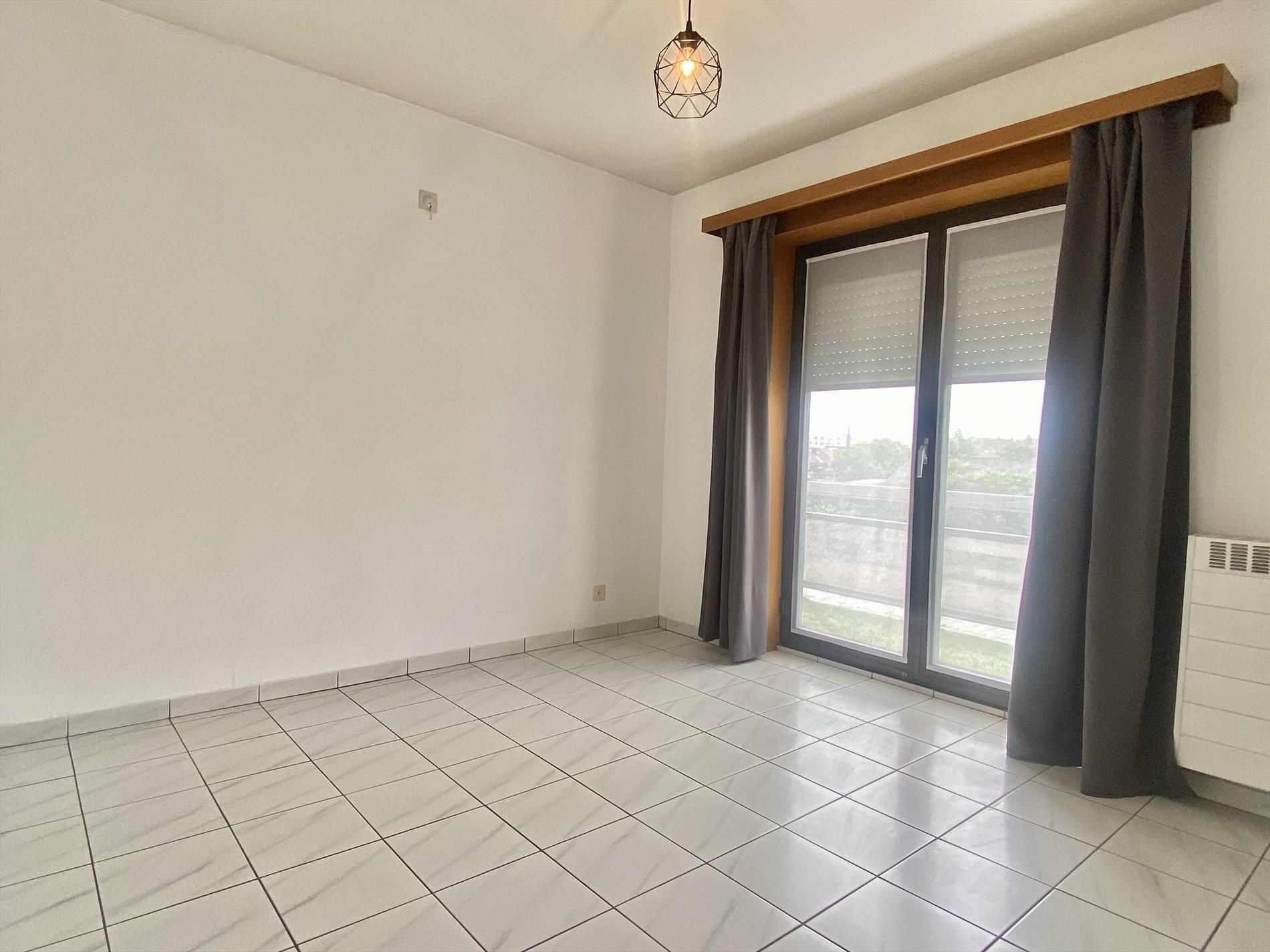 Ruim appartement met garage te huur in Harelbeke foto 8