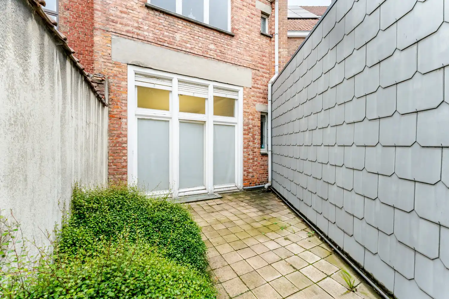 Karaktervol herenhuis uit 1874 op unieke historische locatie in Kortrijk foto 18