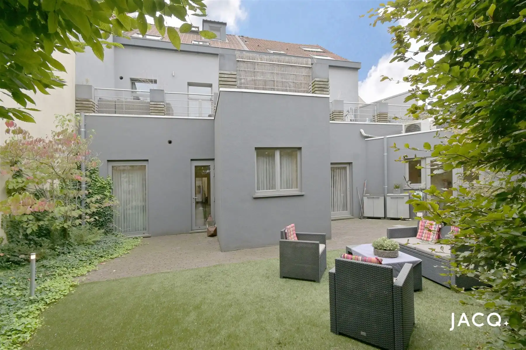 Gerenoveerd schoonheidsinstituut (156m²) met buitenruimte! foto 14