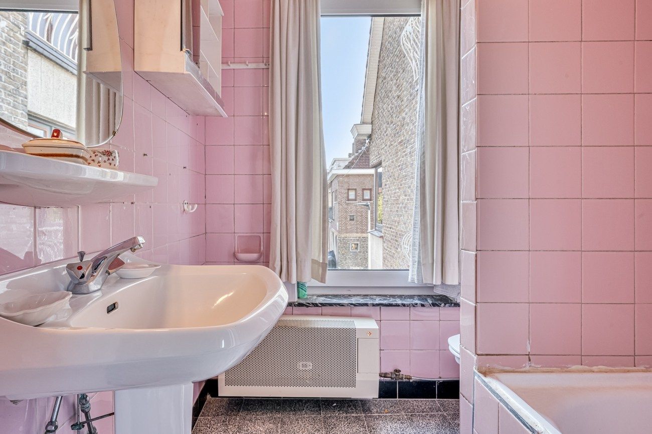 Gezellige, te renoveren, woning met charmante tuin aan een groenzone foto 22