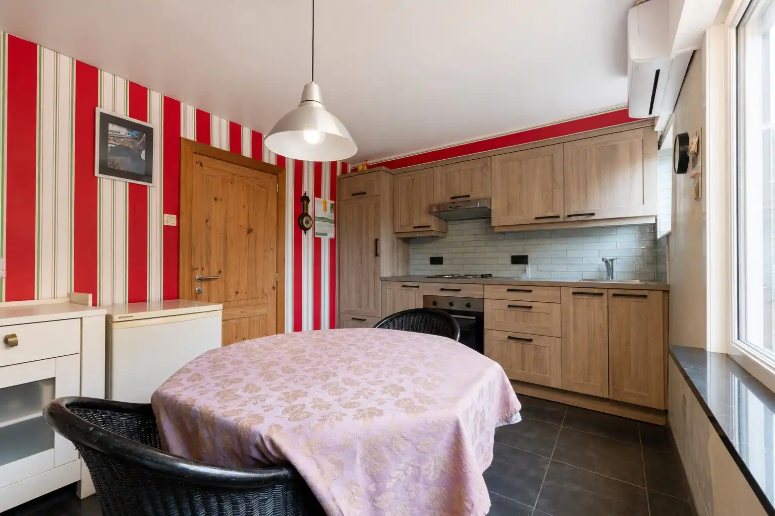 Alleenstaande, kloeke woning met veel potentieel - Jonkershove foto 5