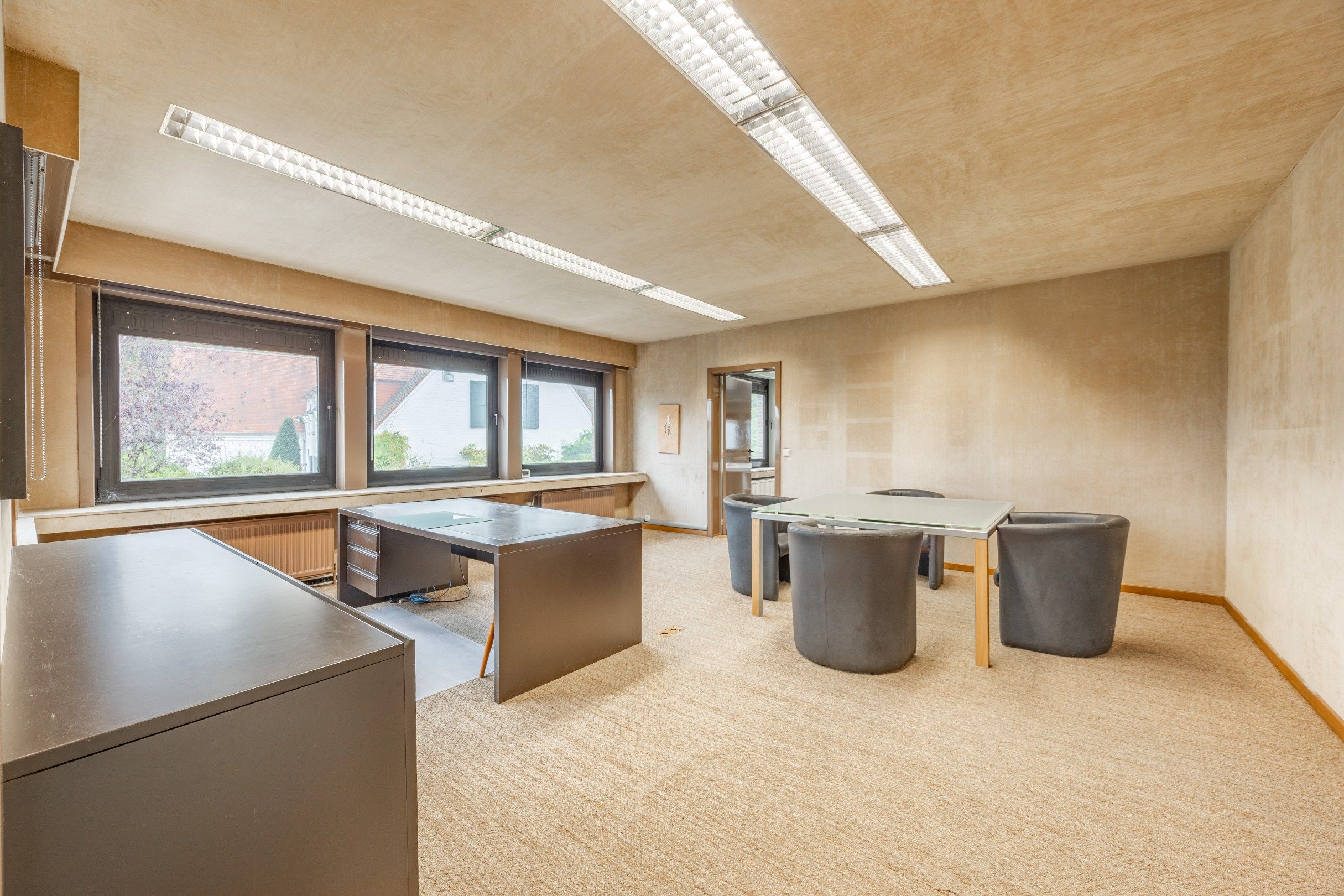 MULTIFUNCTIONELE EIGENDOM MET COMMERCIËLE LIGGING foto 12