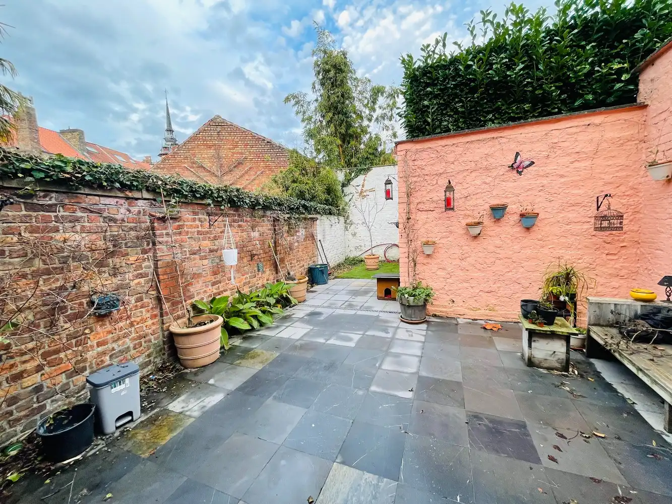 Brugge centrum  ENERGIEZUINIG  CHARMANT INSTAPKLAAR WOONHUIS met TUIN en 4 SLAAPKAMERS foto 2