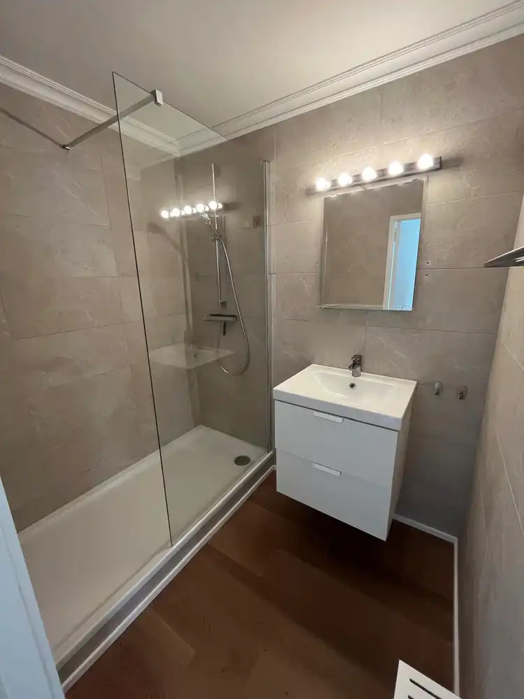 Modern appartement te huur op centrale locatie in Sint-Truiden! foto 8