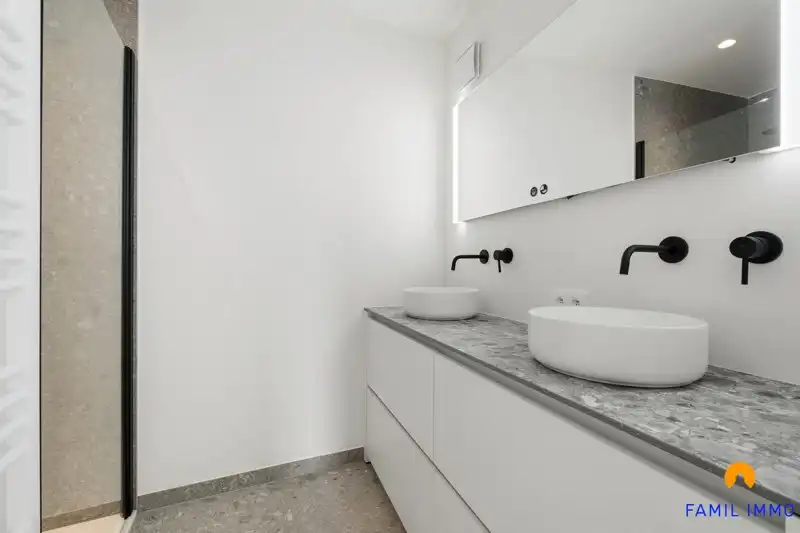 Penthouse met 3 slaapkamers en zijdelings zeezicht op de 6de verdieping in Oostende foto 11