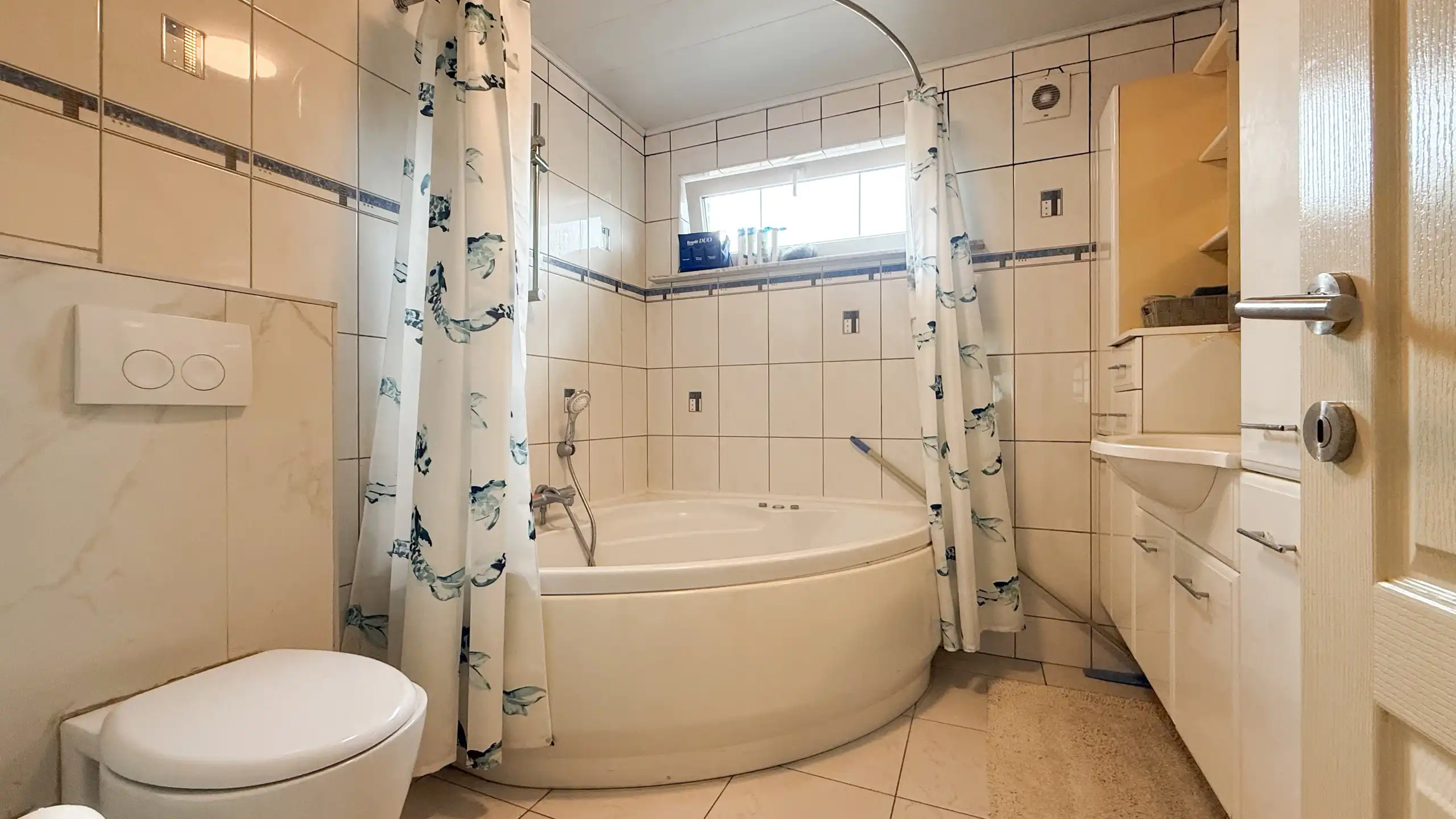 Halfopen woning met tuin, garage en 3 slaapkamers foto 23