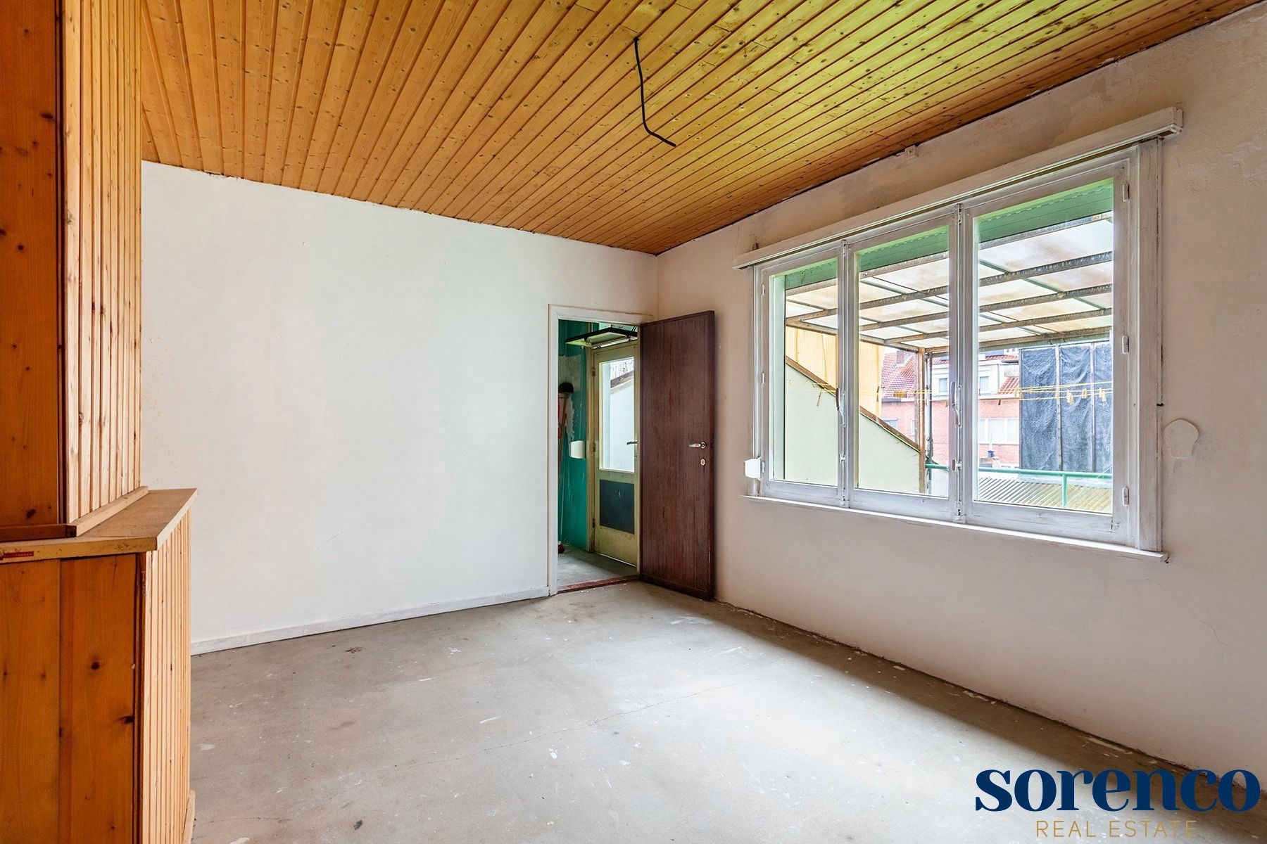 Polyvalent eigendom; riante woonst met magazijn en tuin  foto 14